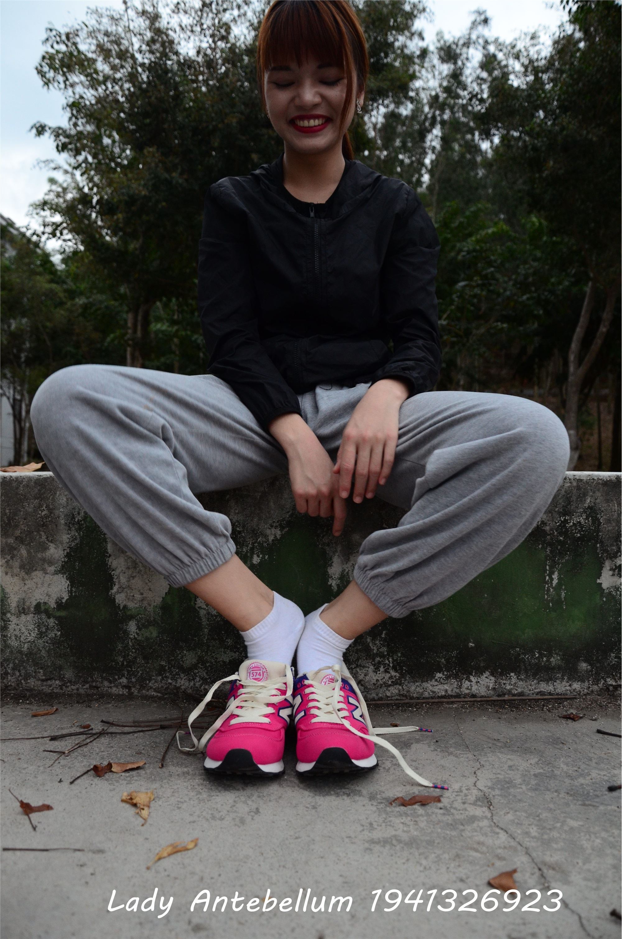 战前女神  恋足美腿棉袜女神级摄影套图 082