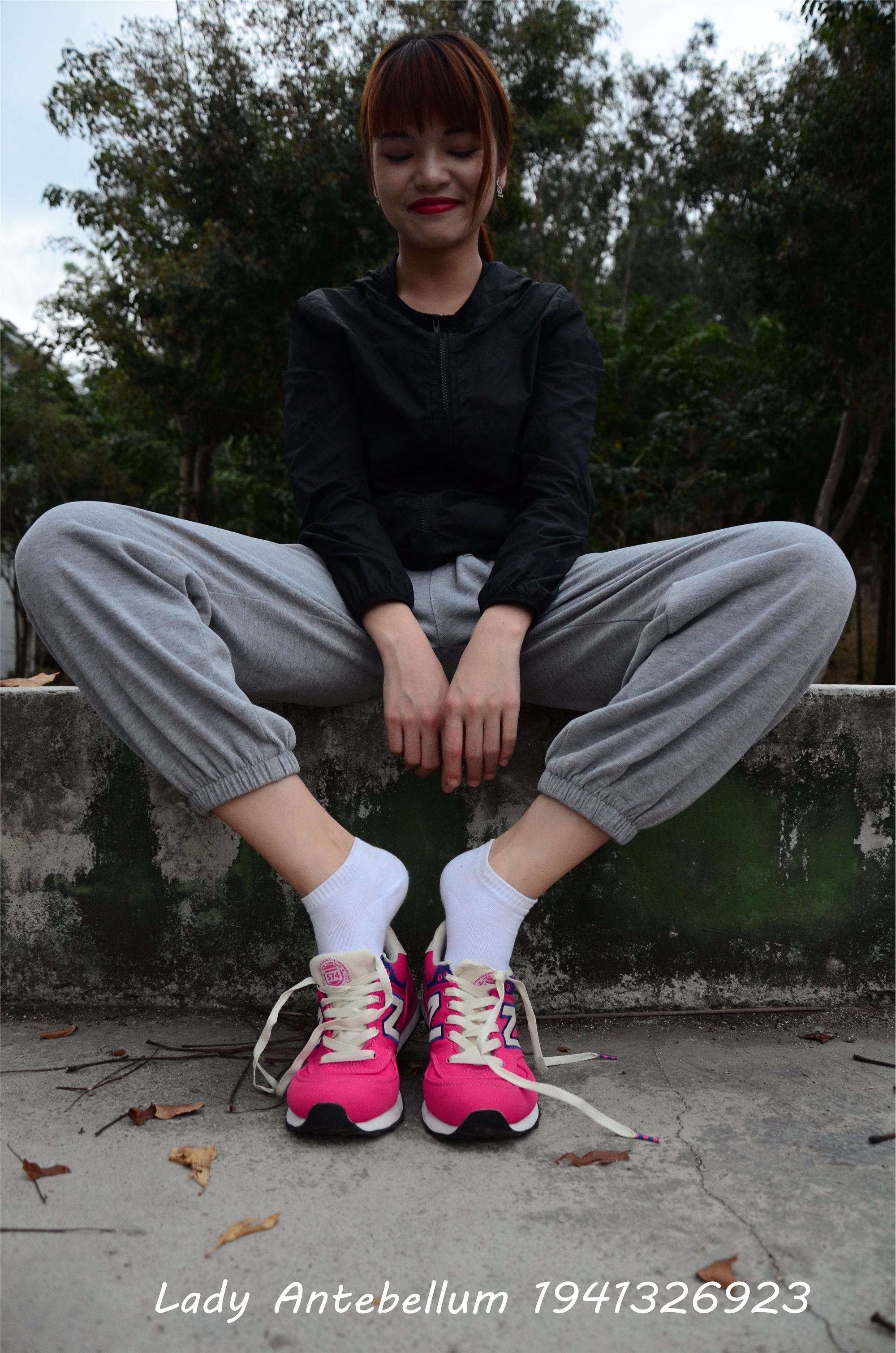 战前女神  恋足美腿棉袜女神级摄影套图 082