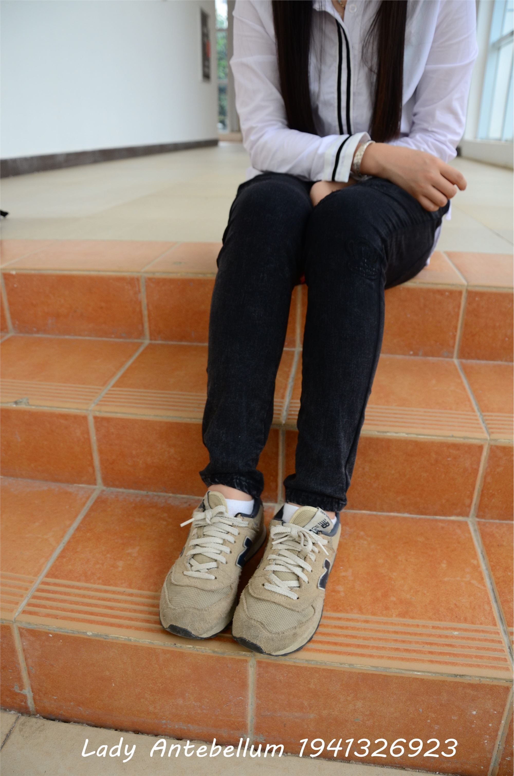 战前女神  恋足美腿棉袜女神级摄影套图 083