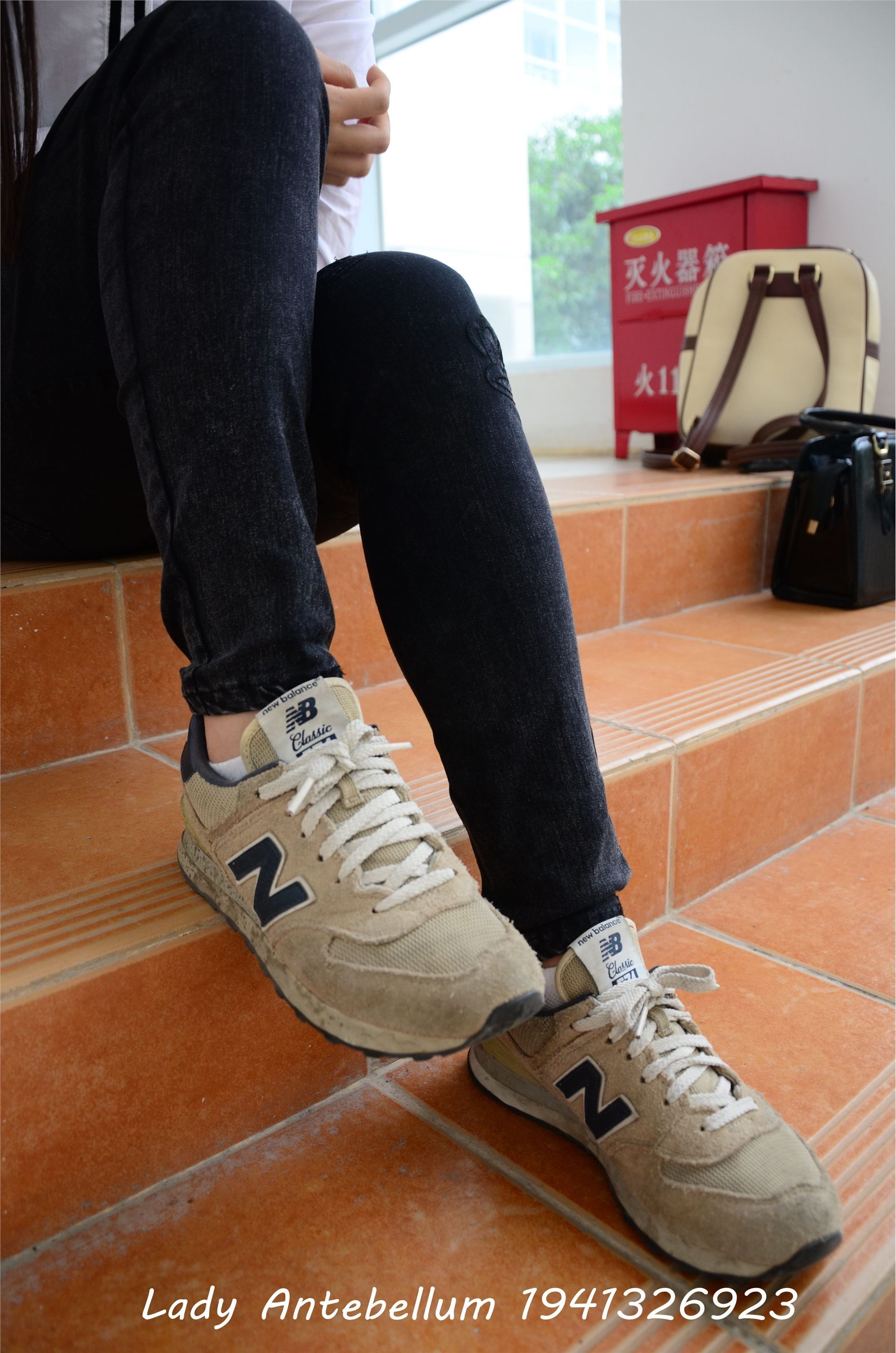 战前女神  恋足美腿棉袜女神级摄影套图 083