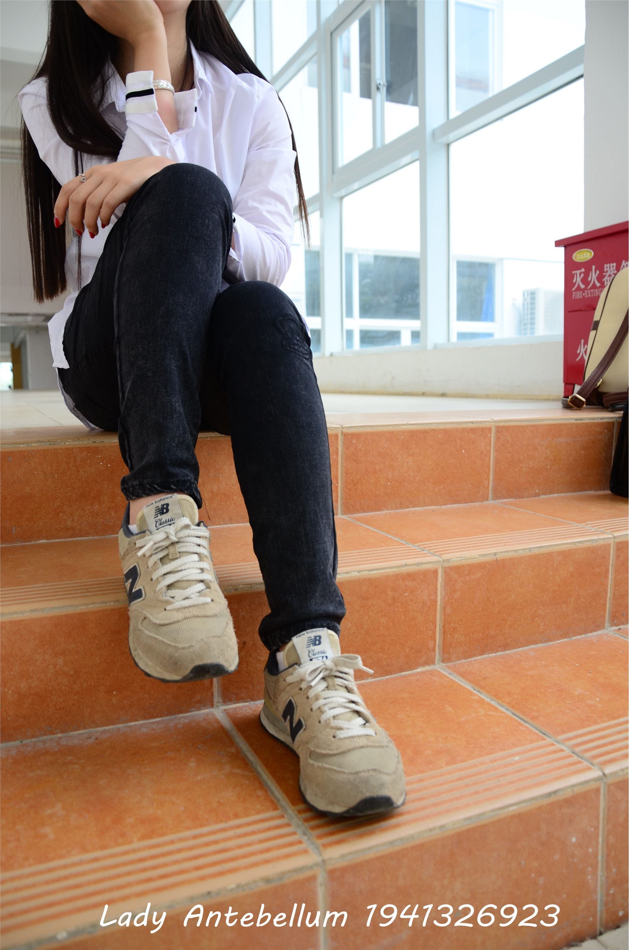 战前女神  恋足美腿棉袜女神级摄影套图 083