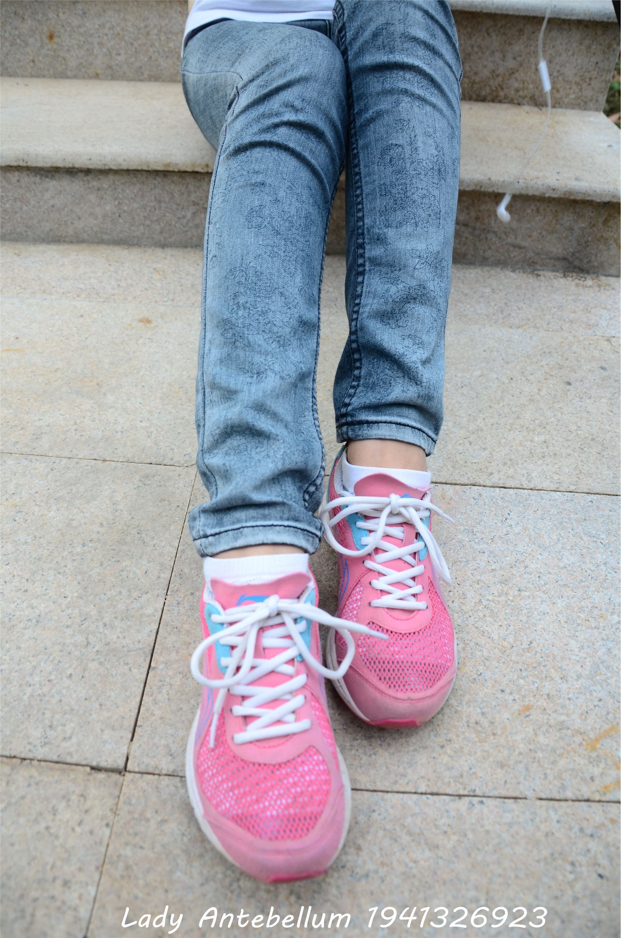 战前女神  恋足美腿棉袜女神级摄影套图 084