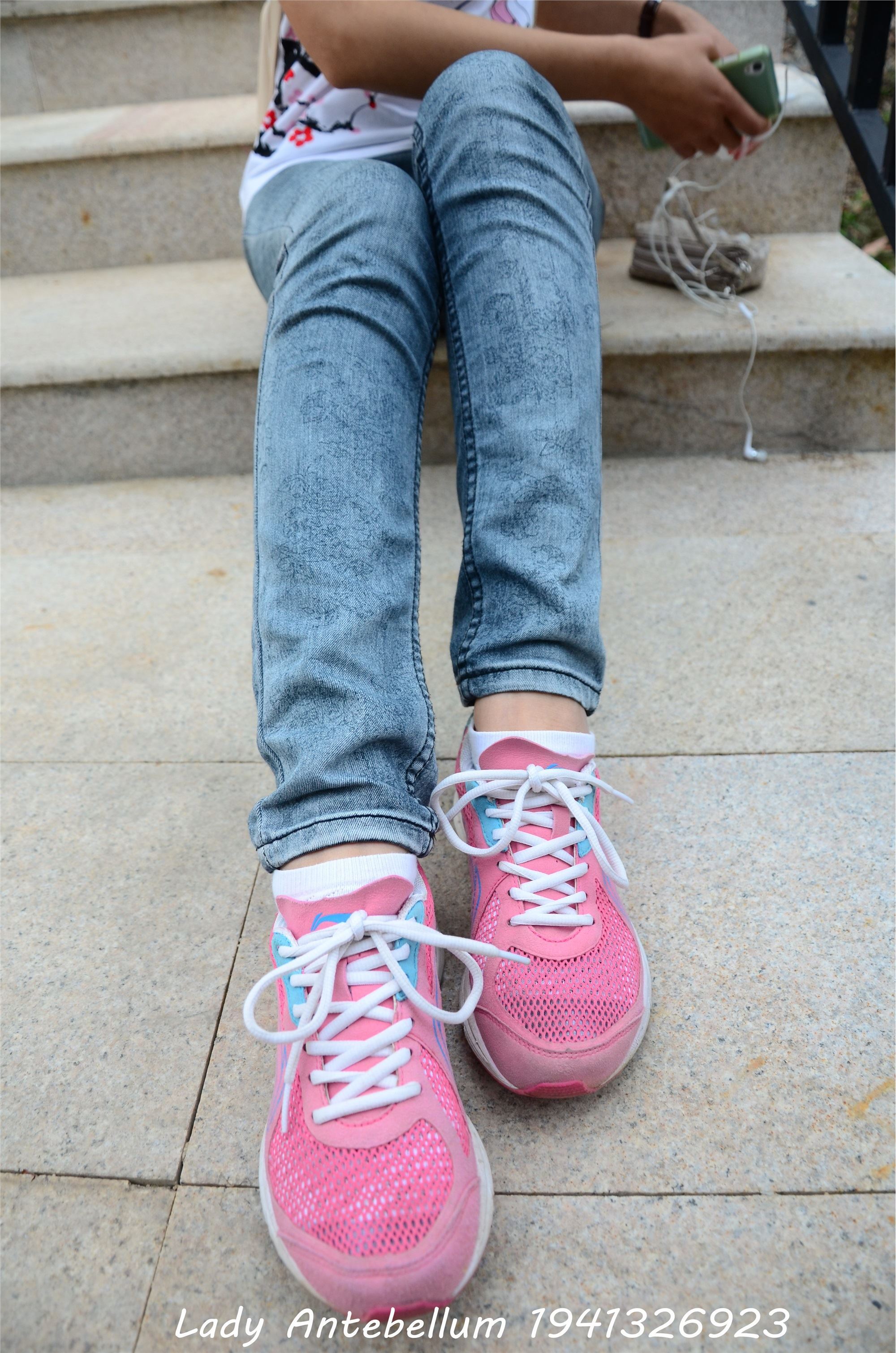 战前女神  恋足美腿棉袜女神级摄影套图 084