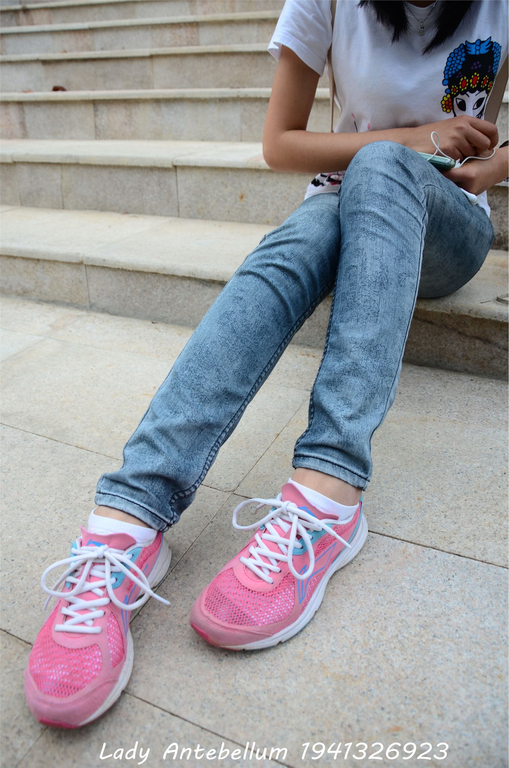 战前女神  恋足美腿棉袜女神级摄影套图 084