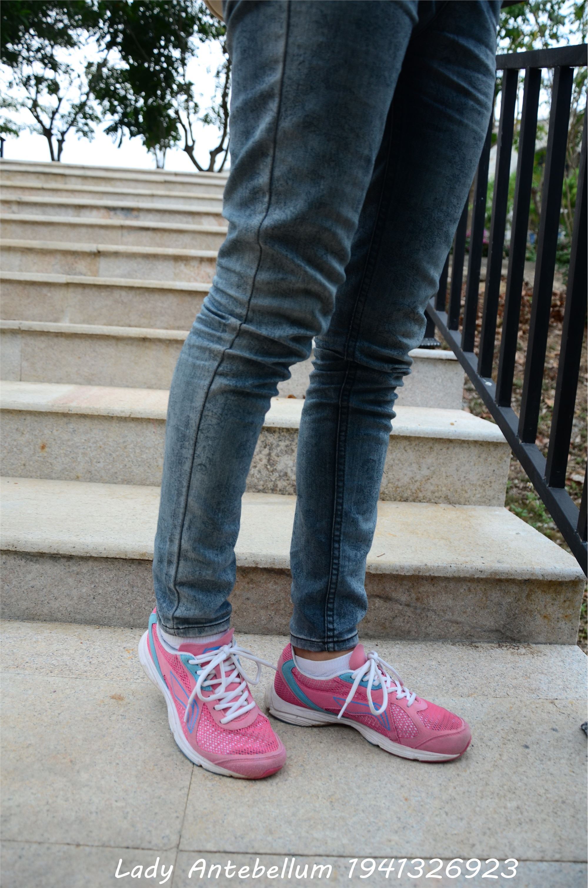 战前女神  恋足美腿棉袜女神级摄影套图 084