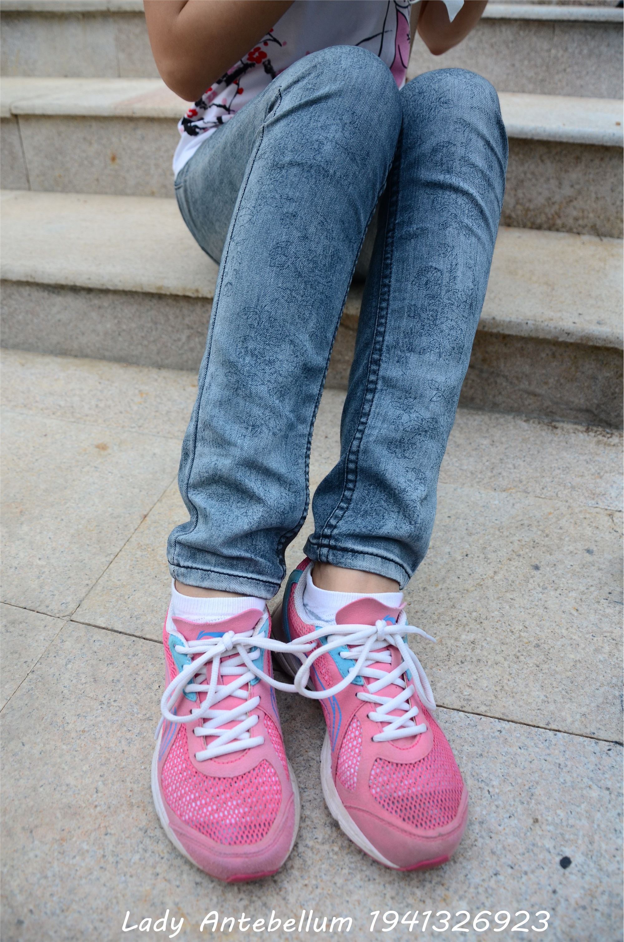 战前女神  恋足美腿棉袜女神级摄影套图 084