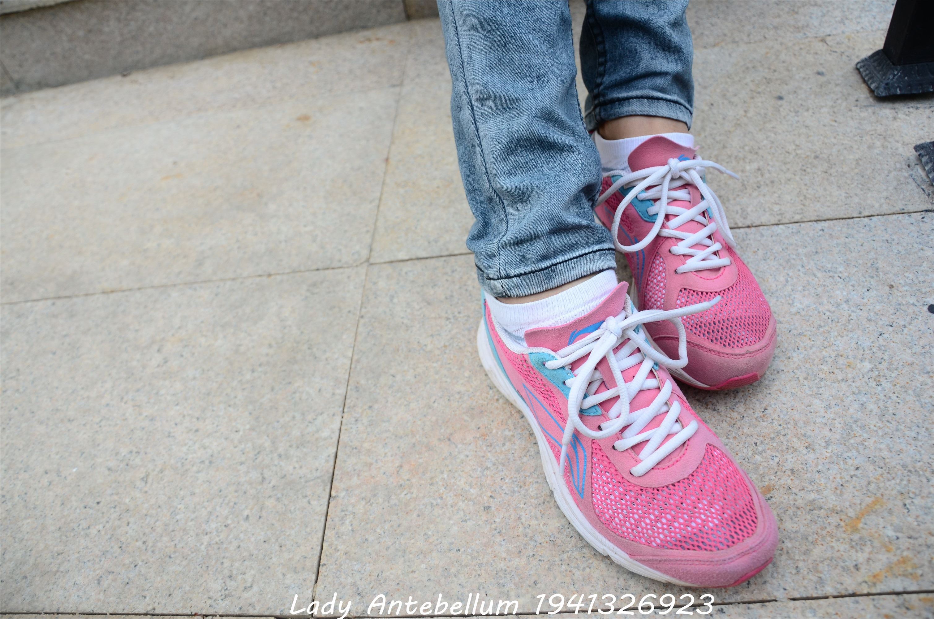 战前女神  恋足美腿棉袜女神级摄影套图 084