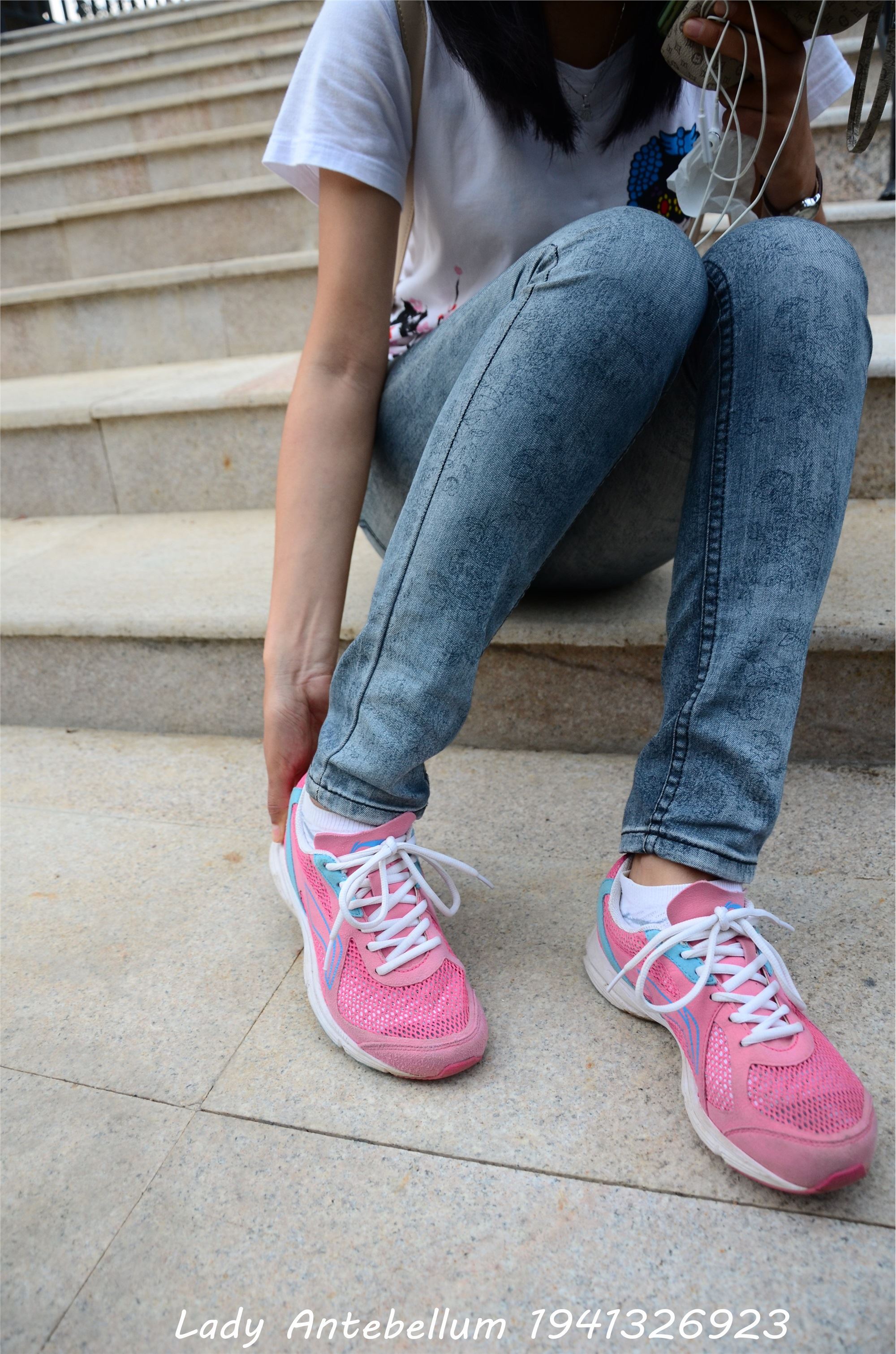 战前女神  恋足美腿棉袜女神级摄影套图 084