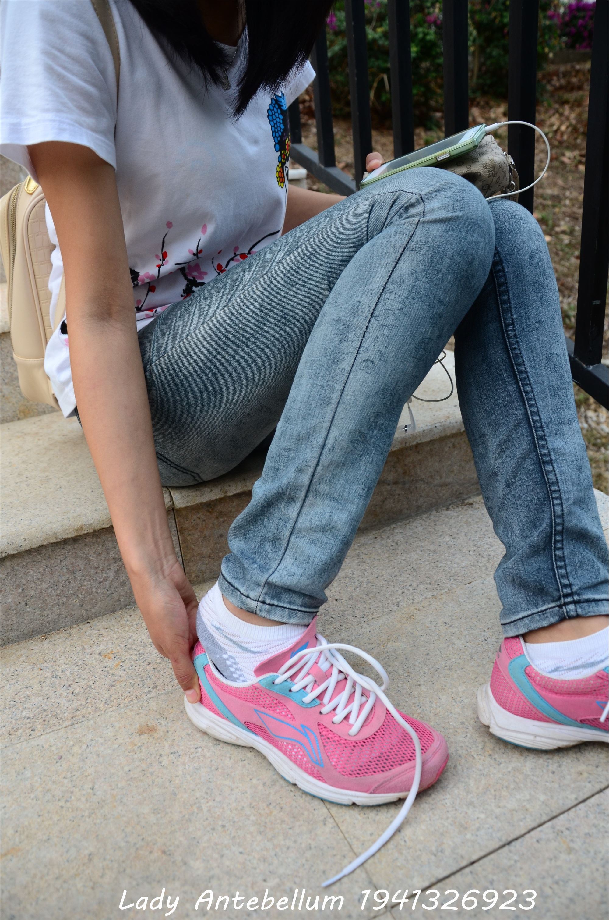 战前女神  恋足美腿棉袜女神级摄影套图 084