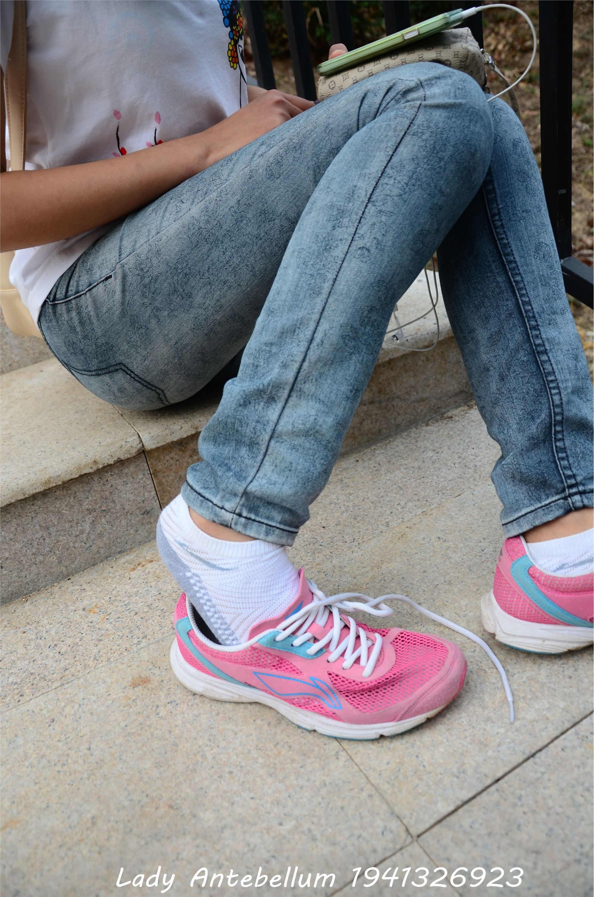 战前女神  恋足美腿棉袜女神级摄影套图 084