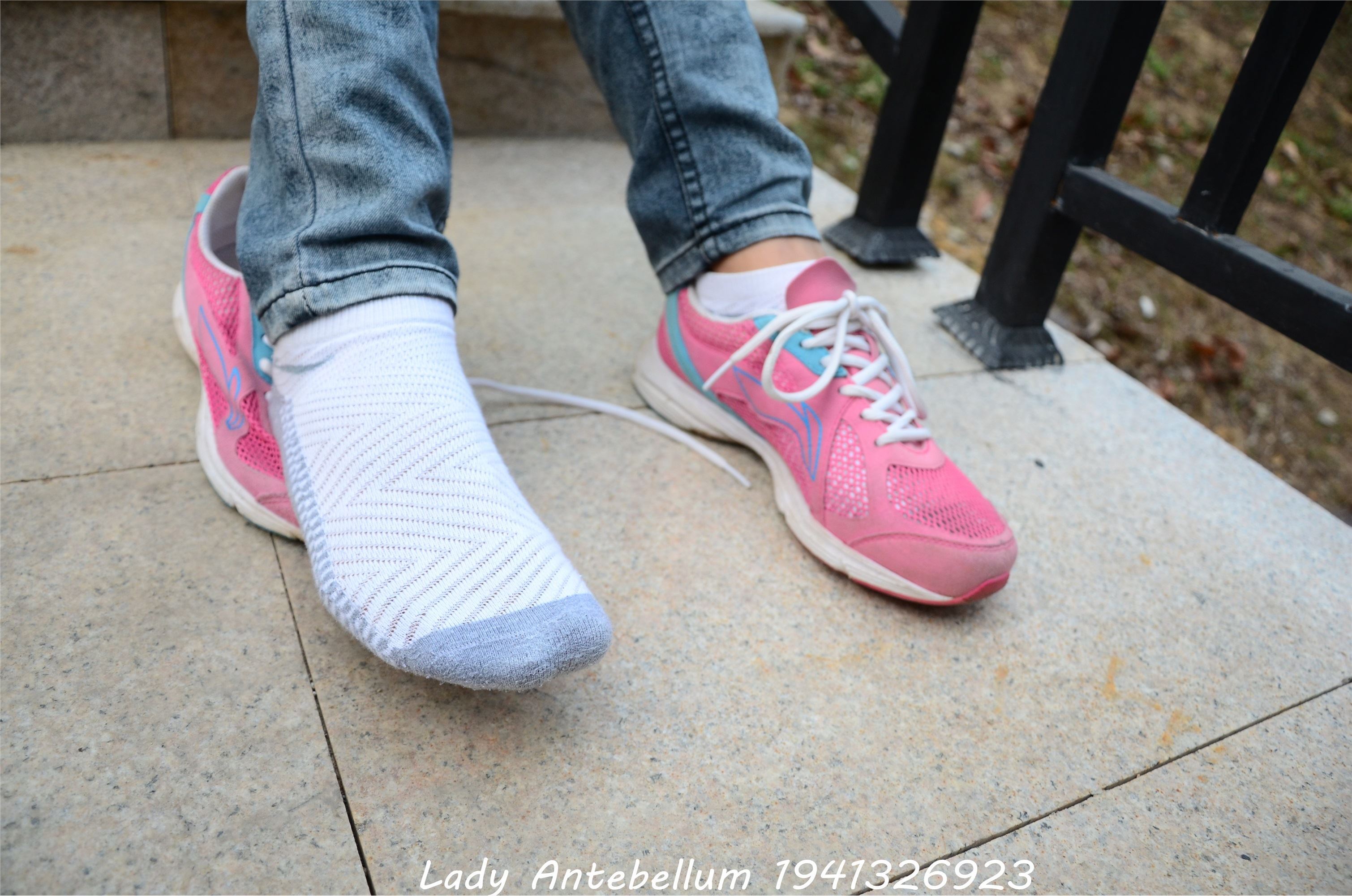 战前女神  恋足美腿棉袜女神级摄影套图 084