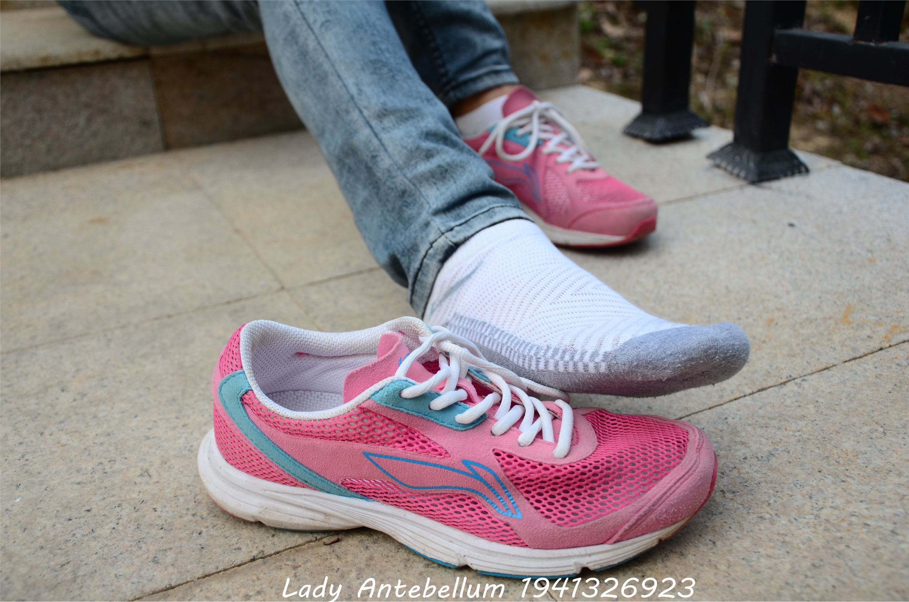 战前女神  恋足美腿棉袜女神级摄影套图 084