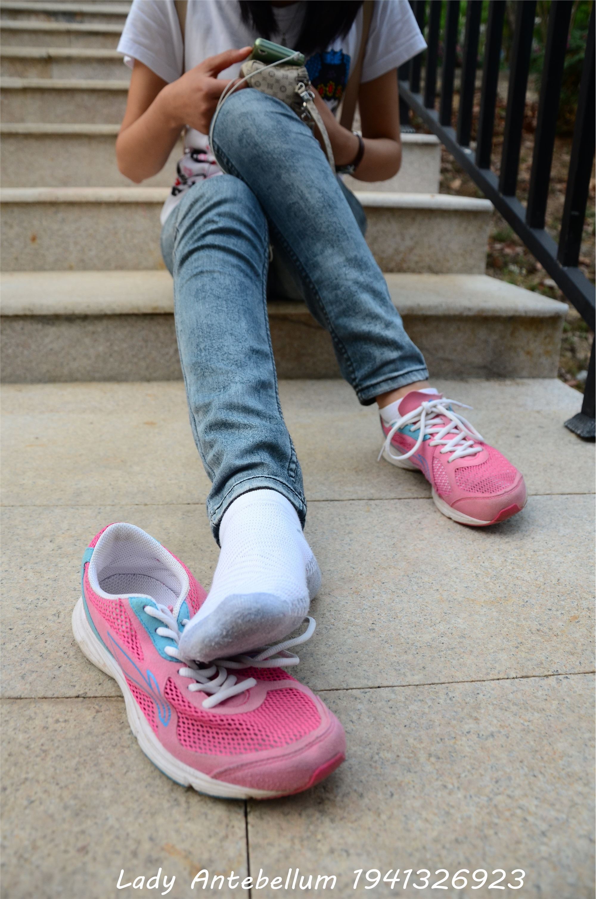 战前女神  恋足美腿棉袜女神级摄影套图 084