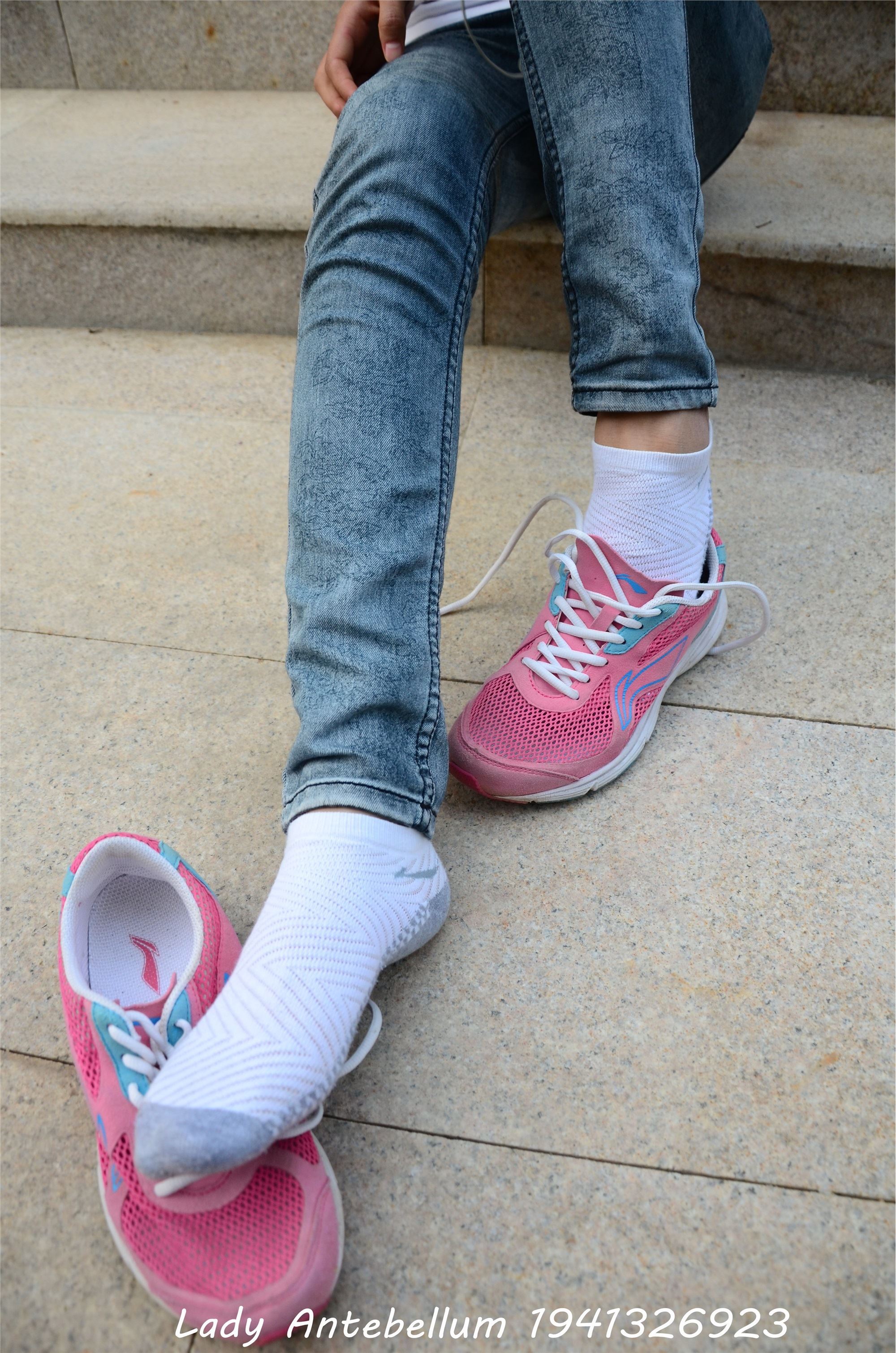 战前女神  恋足美腿棉袜女神级摄影套图 084