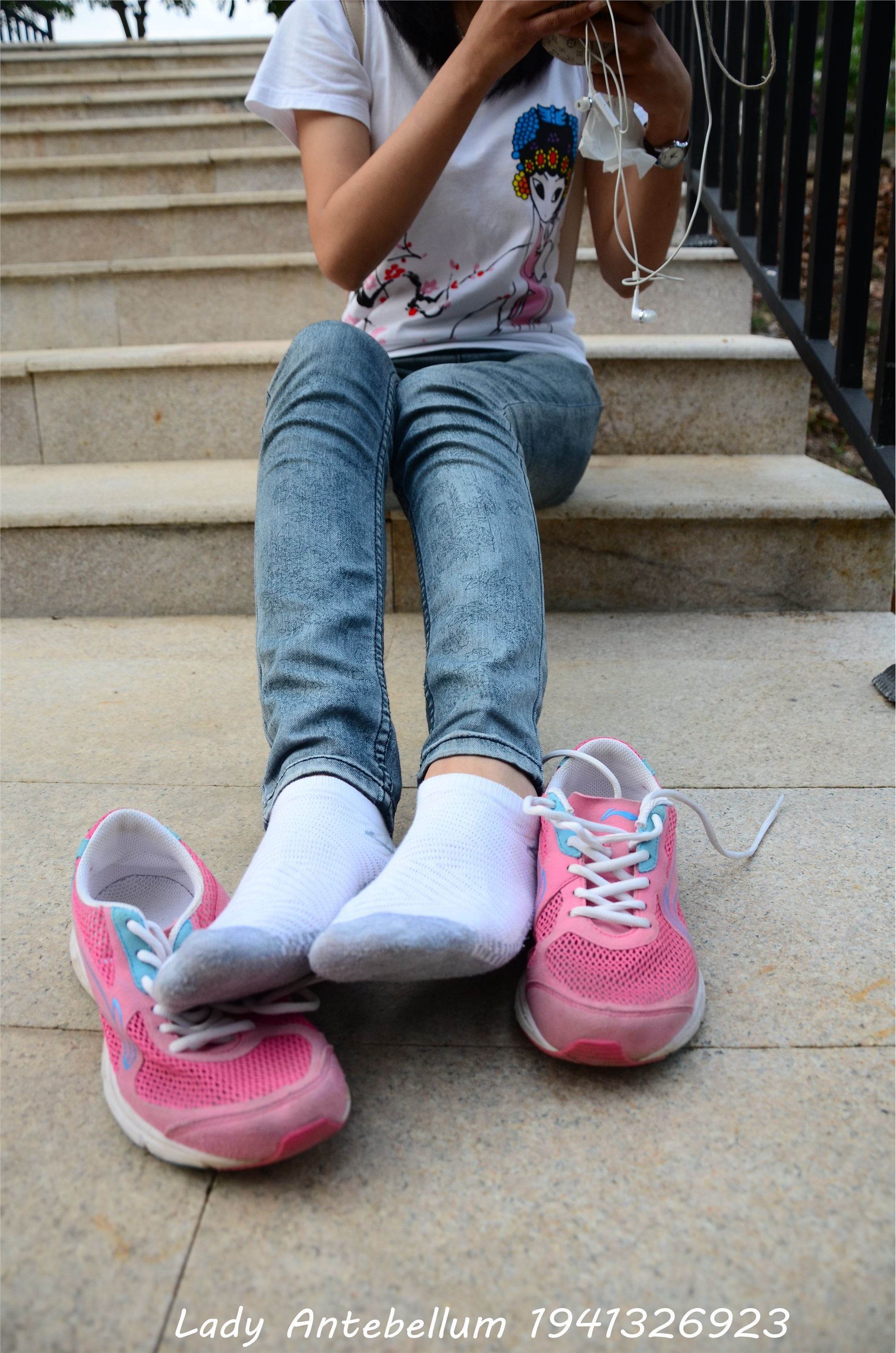 战前女神  恋足美腿棉袜女神级摄影套图 084