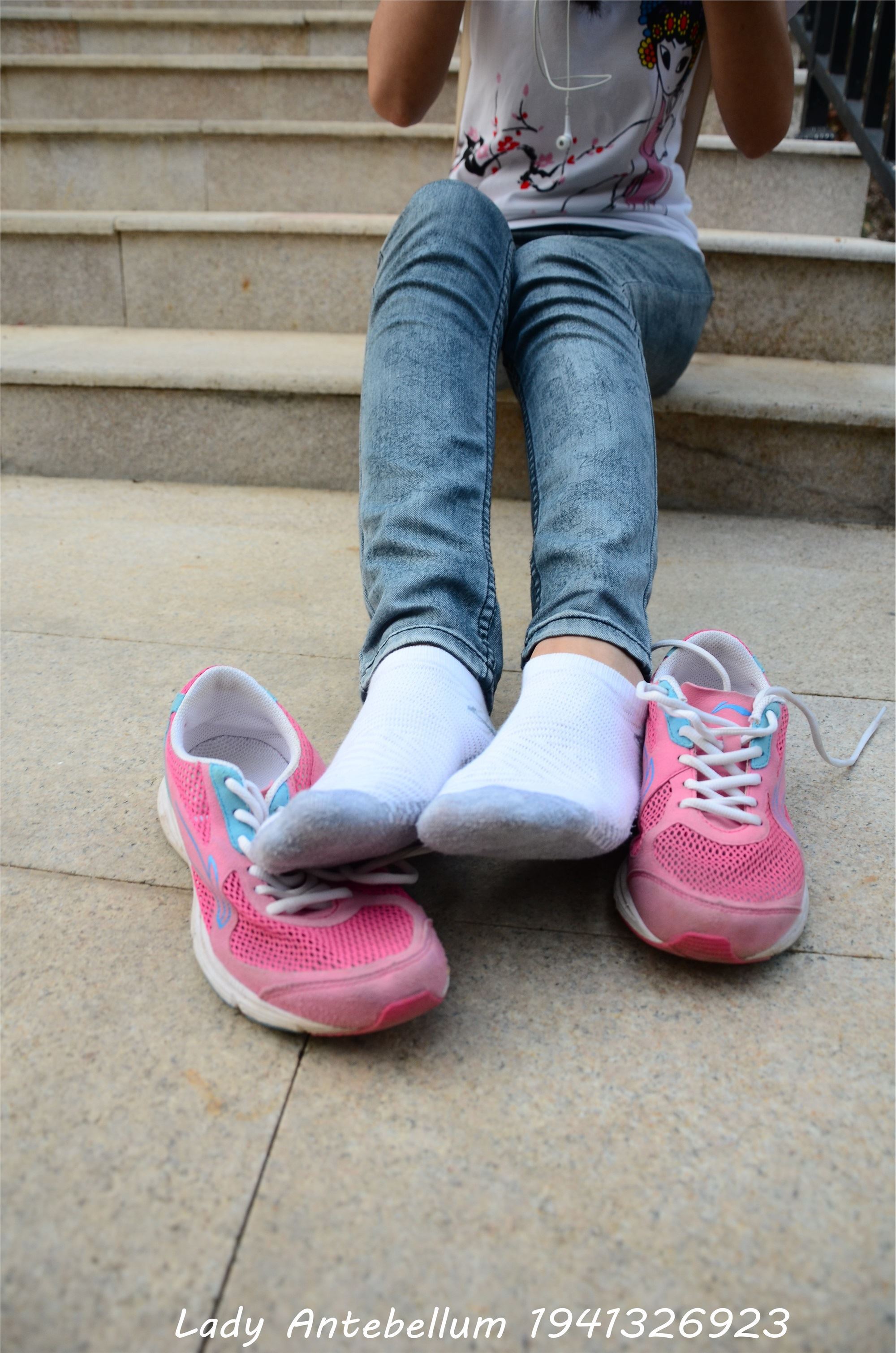 战前女神  恋足美腿棉袜女神级摄影套图 084