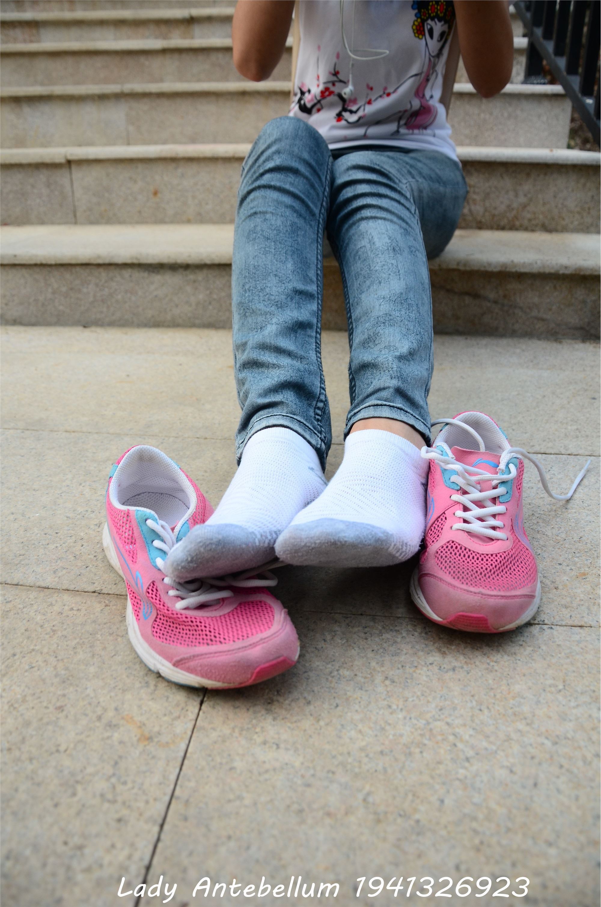 战前女神  恋足美腿棉袜女神级摄影套图 084