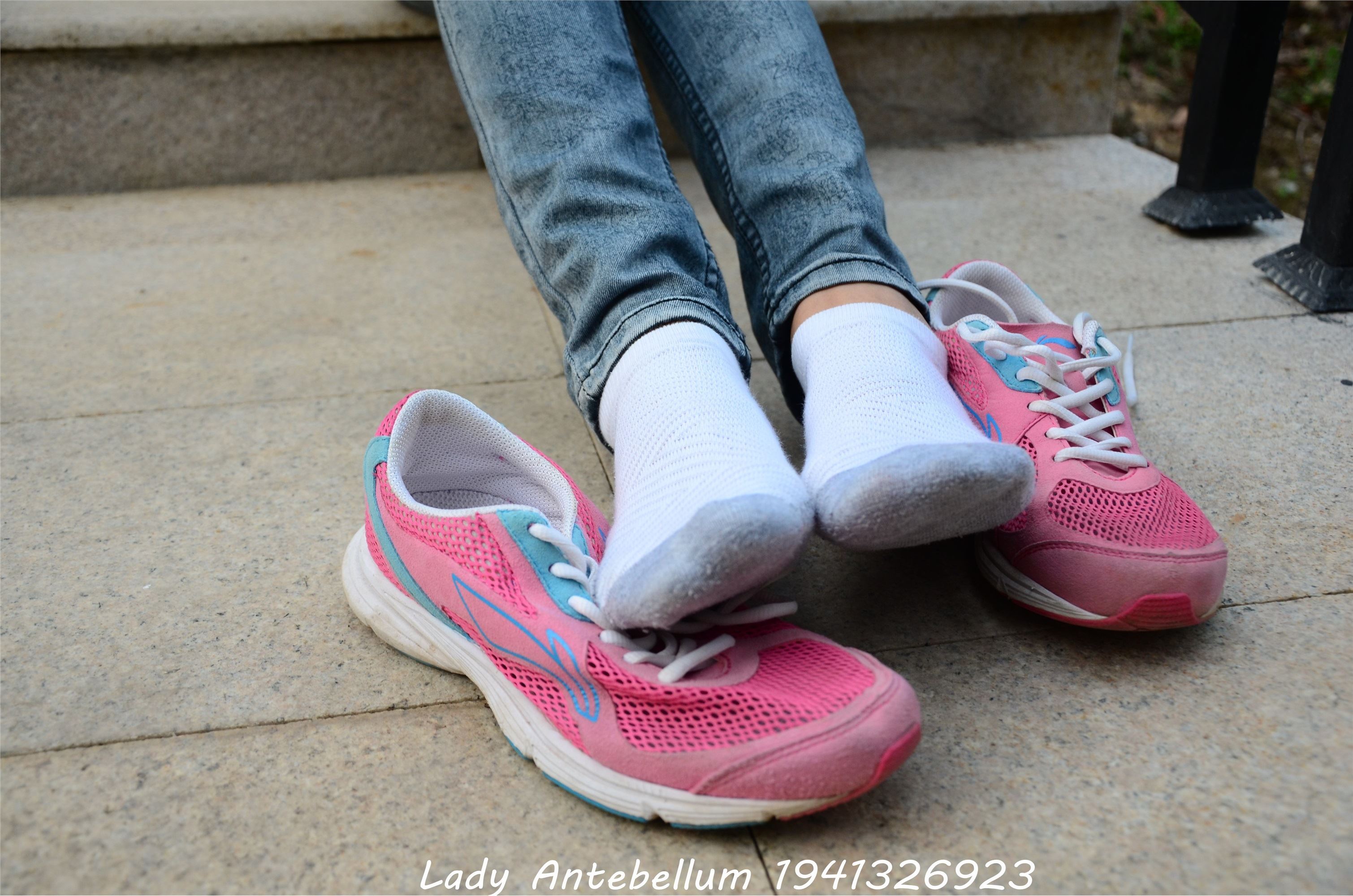 战前女神  恋足美腿棉袜女神级摄影套图 084