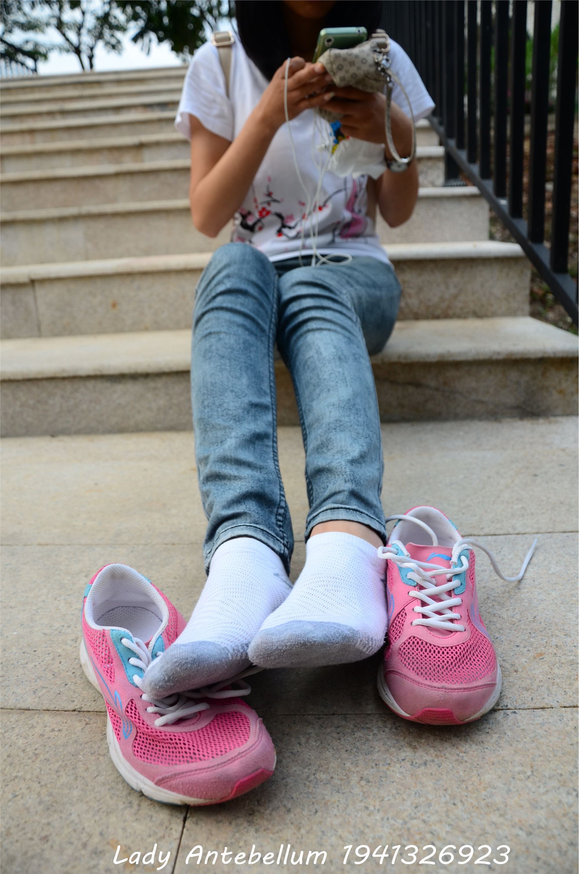 战前女神  恋足美腿棉袜女神级摄影套图 084