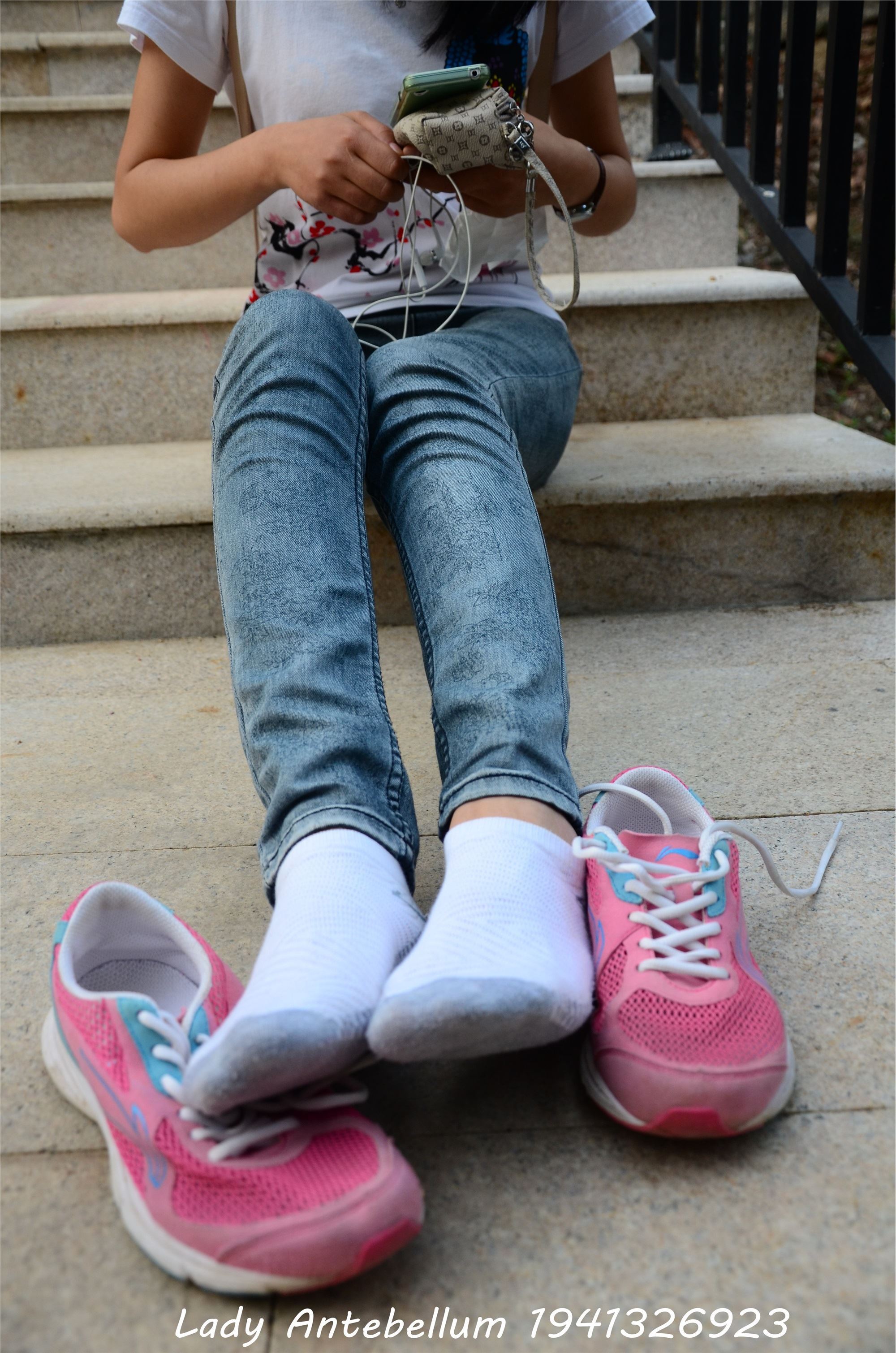 战前女神  恋足美腿棉袜女神级摄影套图 084