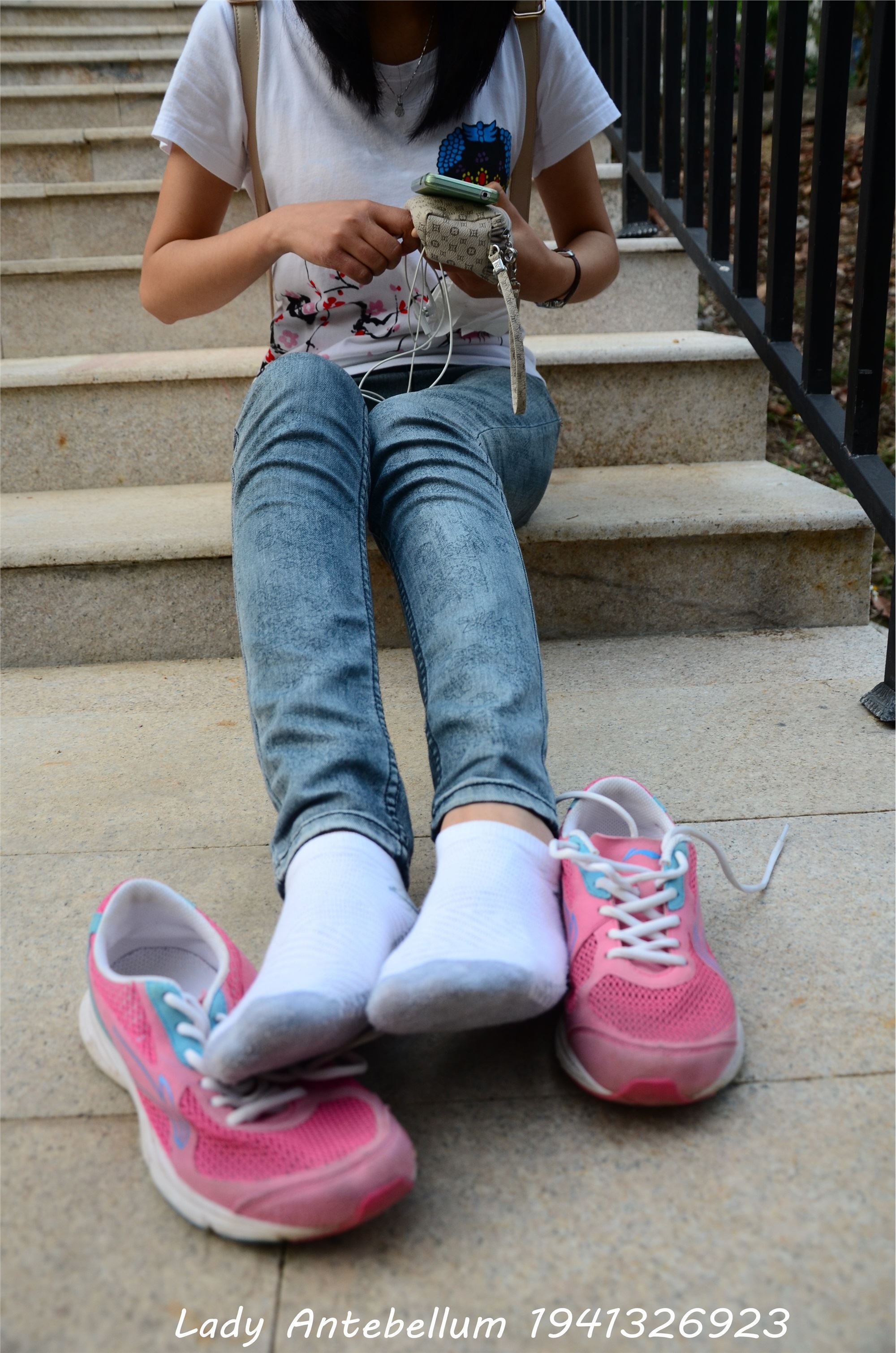 战前女神  恋足美腿棉袜女神级摄影套图 084