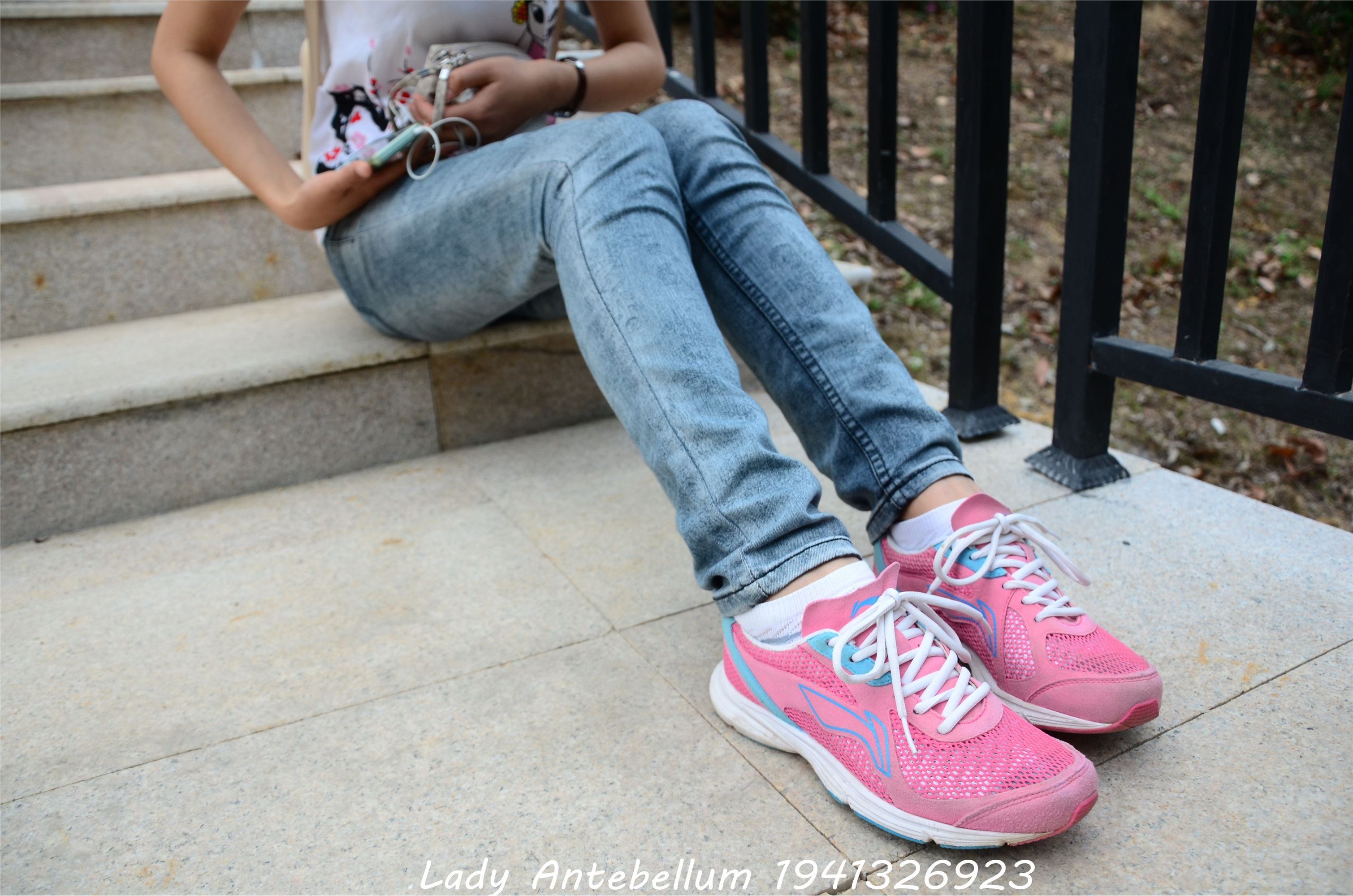 战前女神  恋足美腿棉袜女神级摄影套图 084