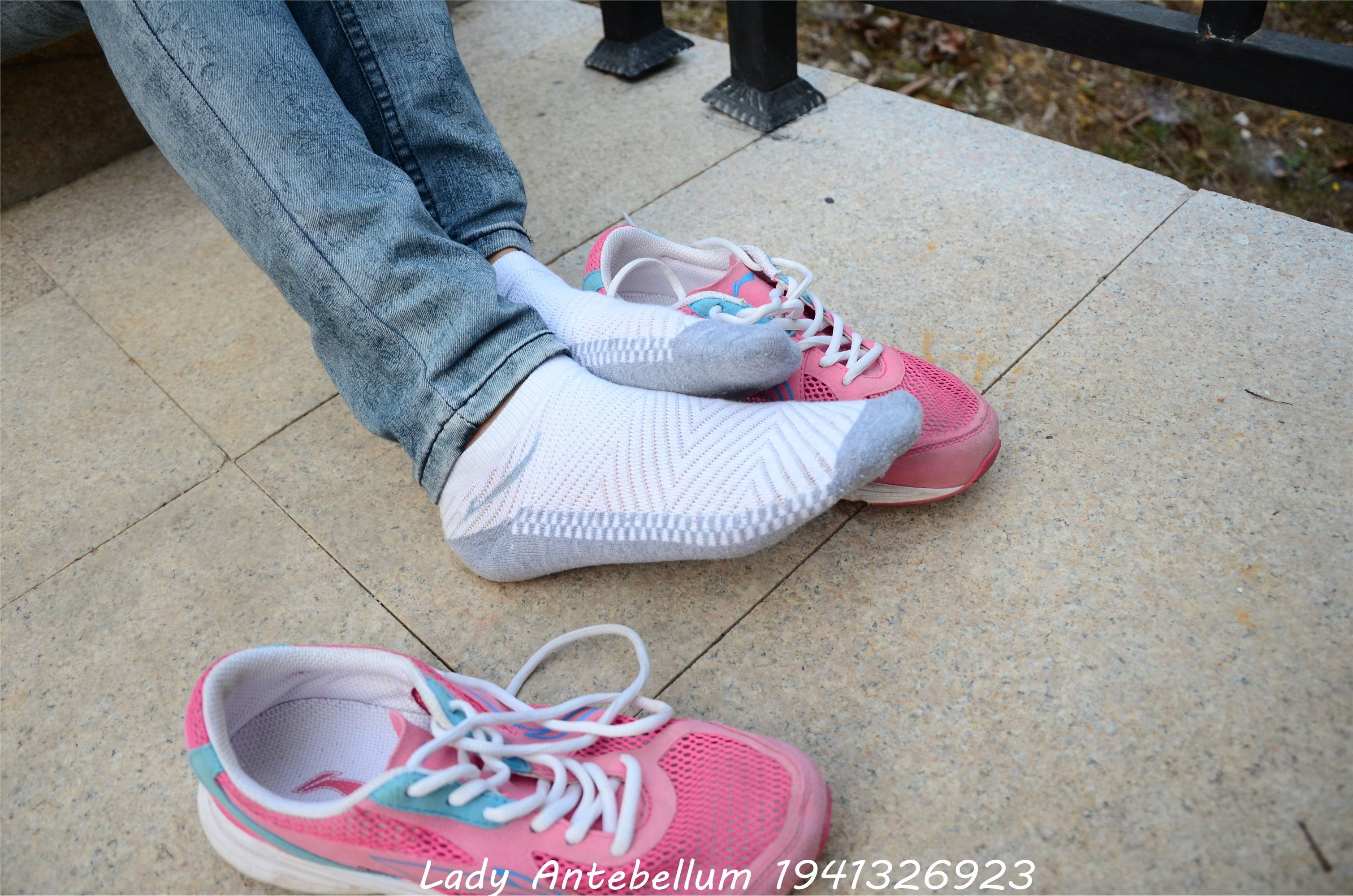 战前女神  恋足美腿棉袜女神级摄影套图 084