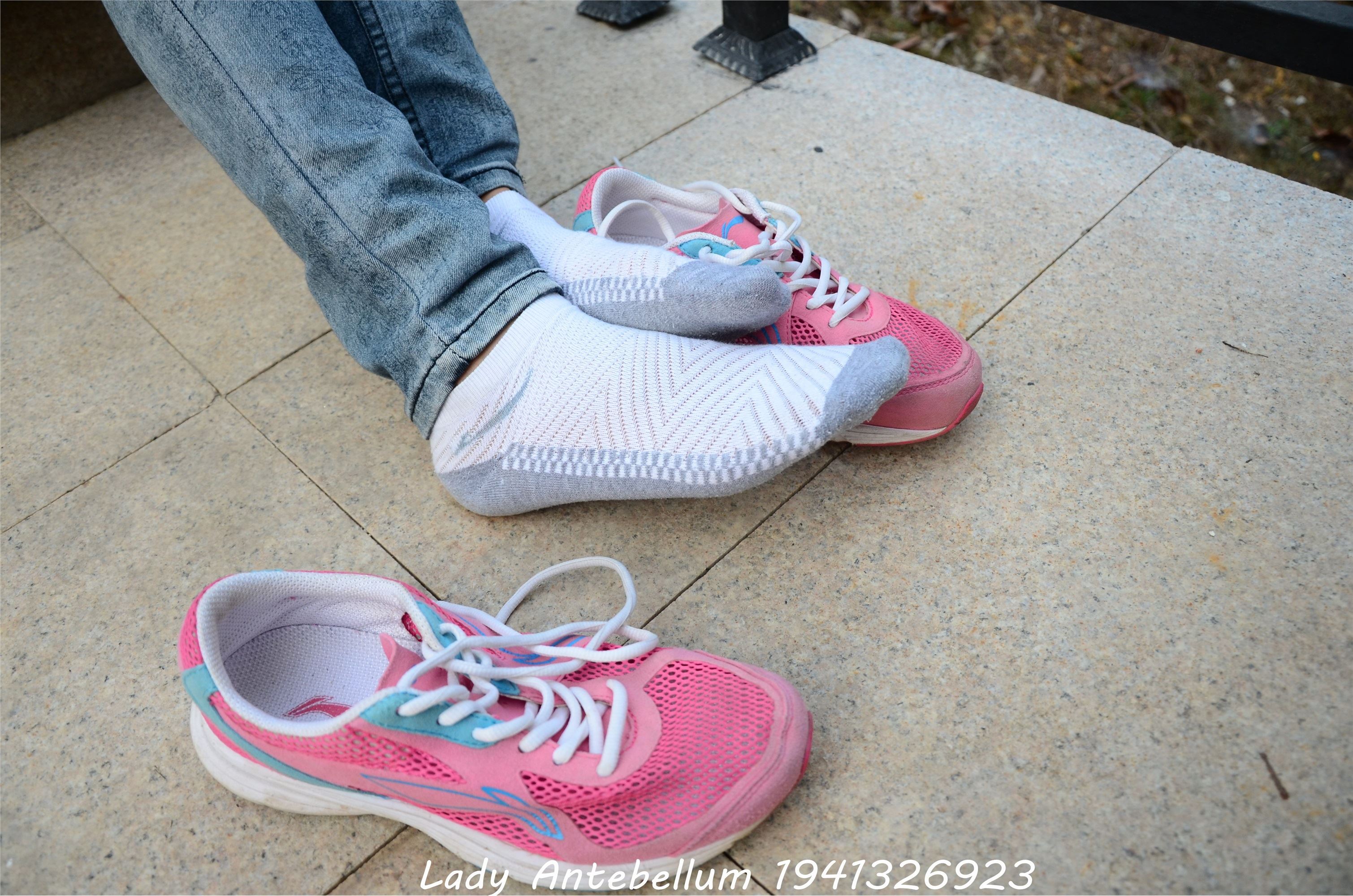 战前女神  恋足美腿棉袜女神级摄影套图 084