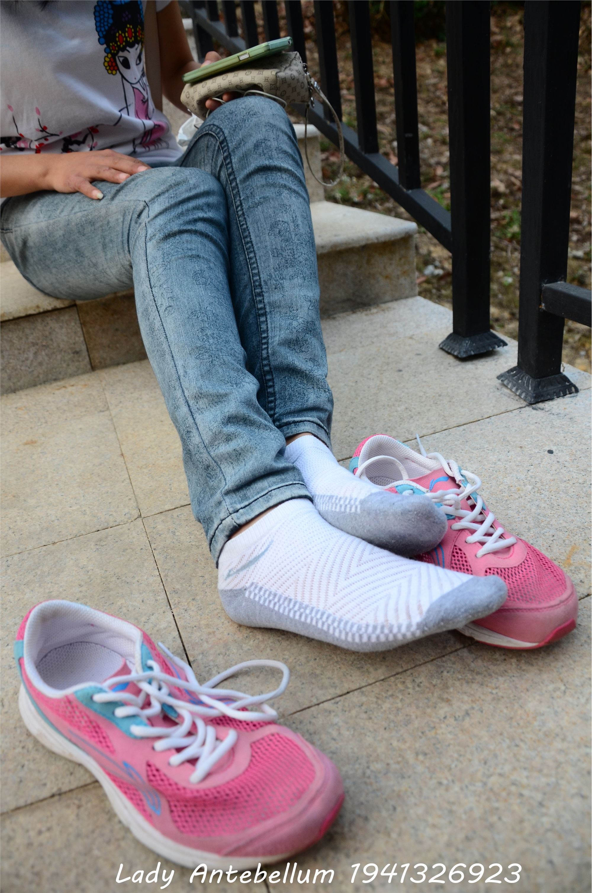 战前女神  恋足美腿棉袜女神级摄影套图 084