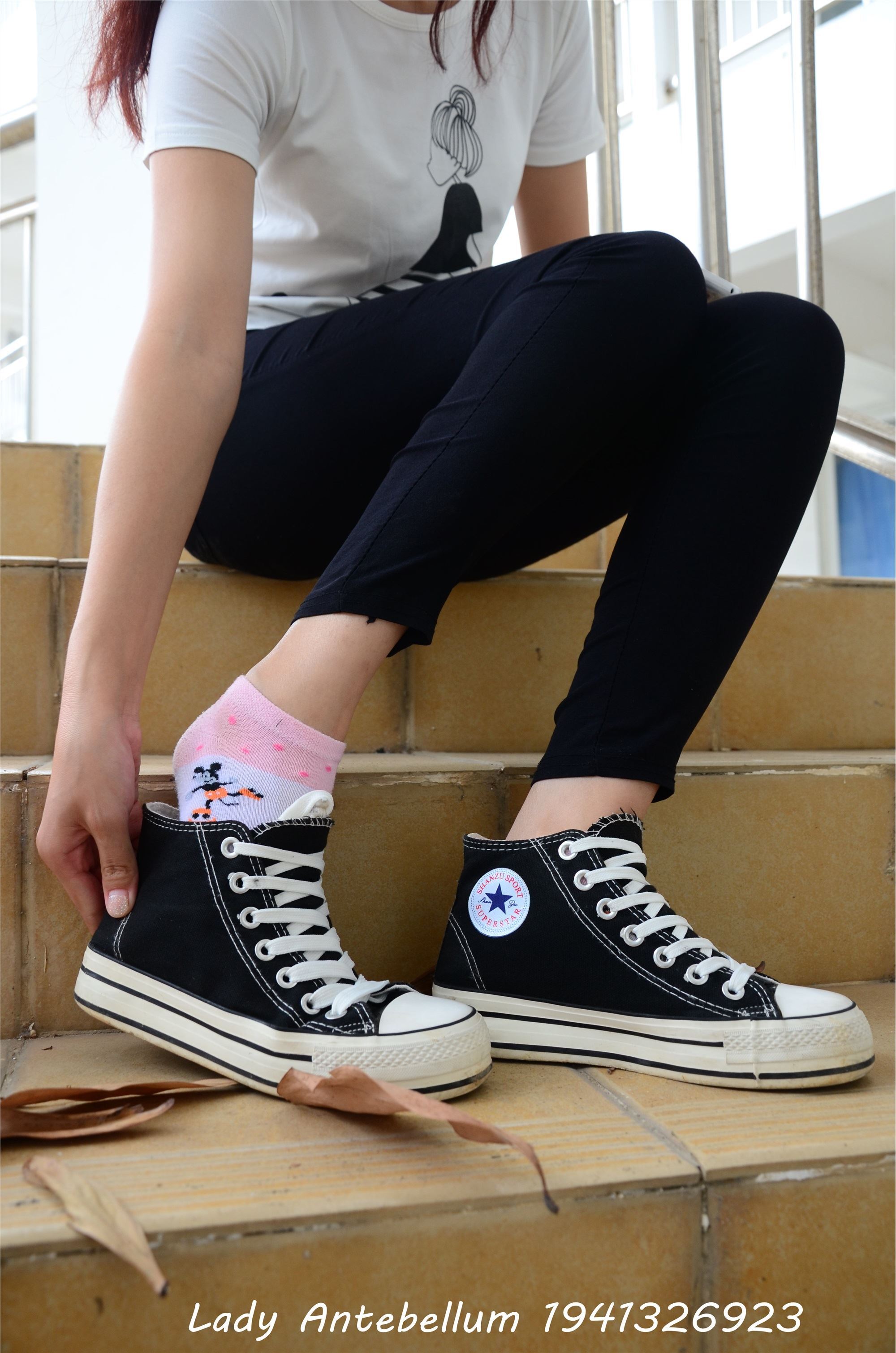 战前女神  恋足美腿棉袜女神级摄影套图 085