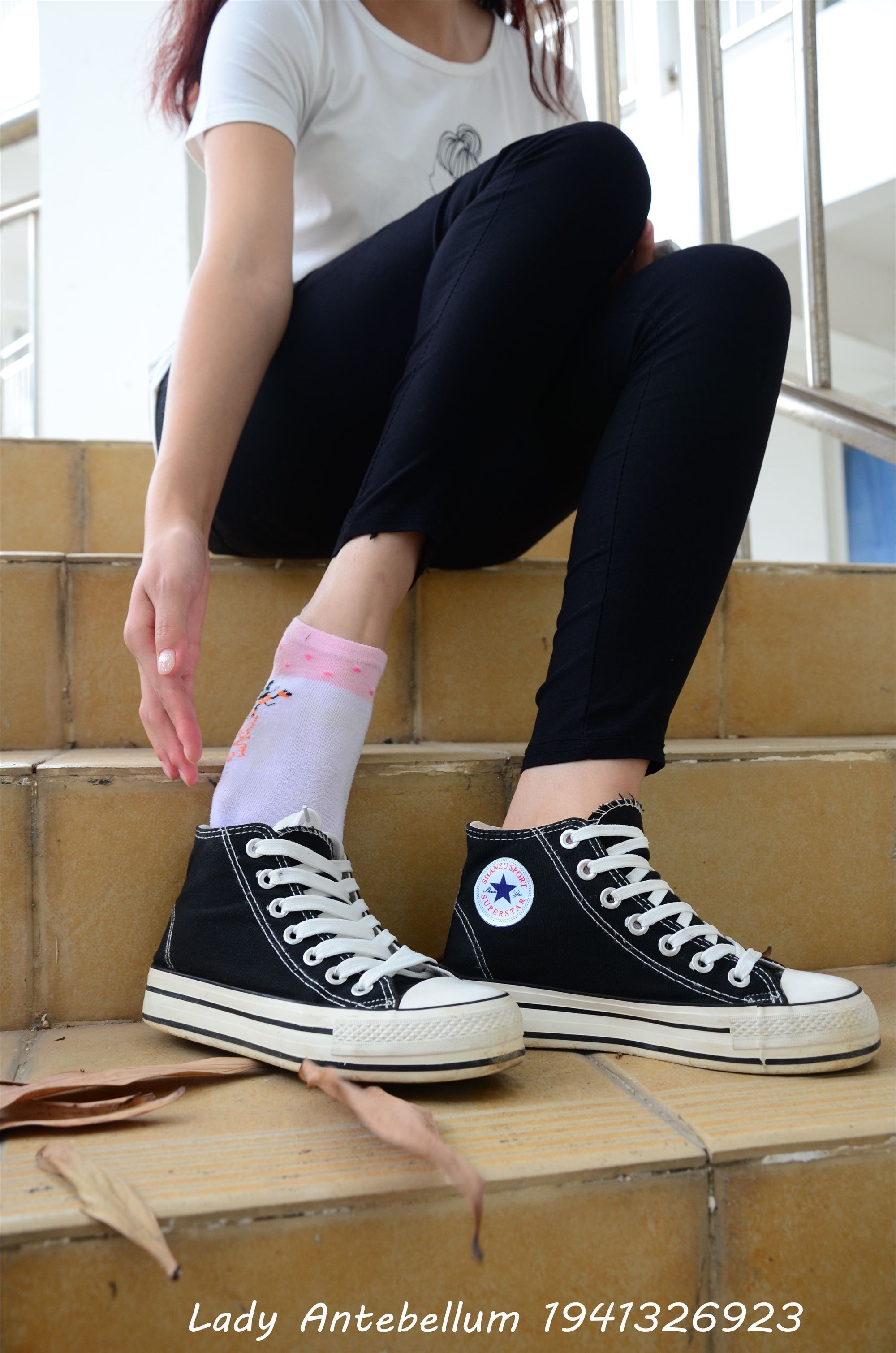 战前女神  恋足美腿棉袜女神级摄影套图 085