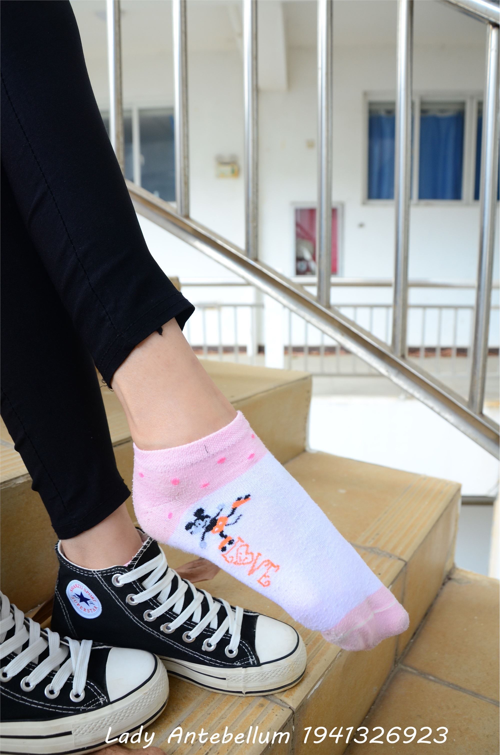 战前女神  恋足美腿棉袜女神级摄影套图 085