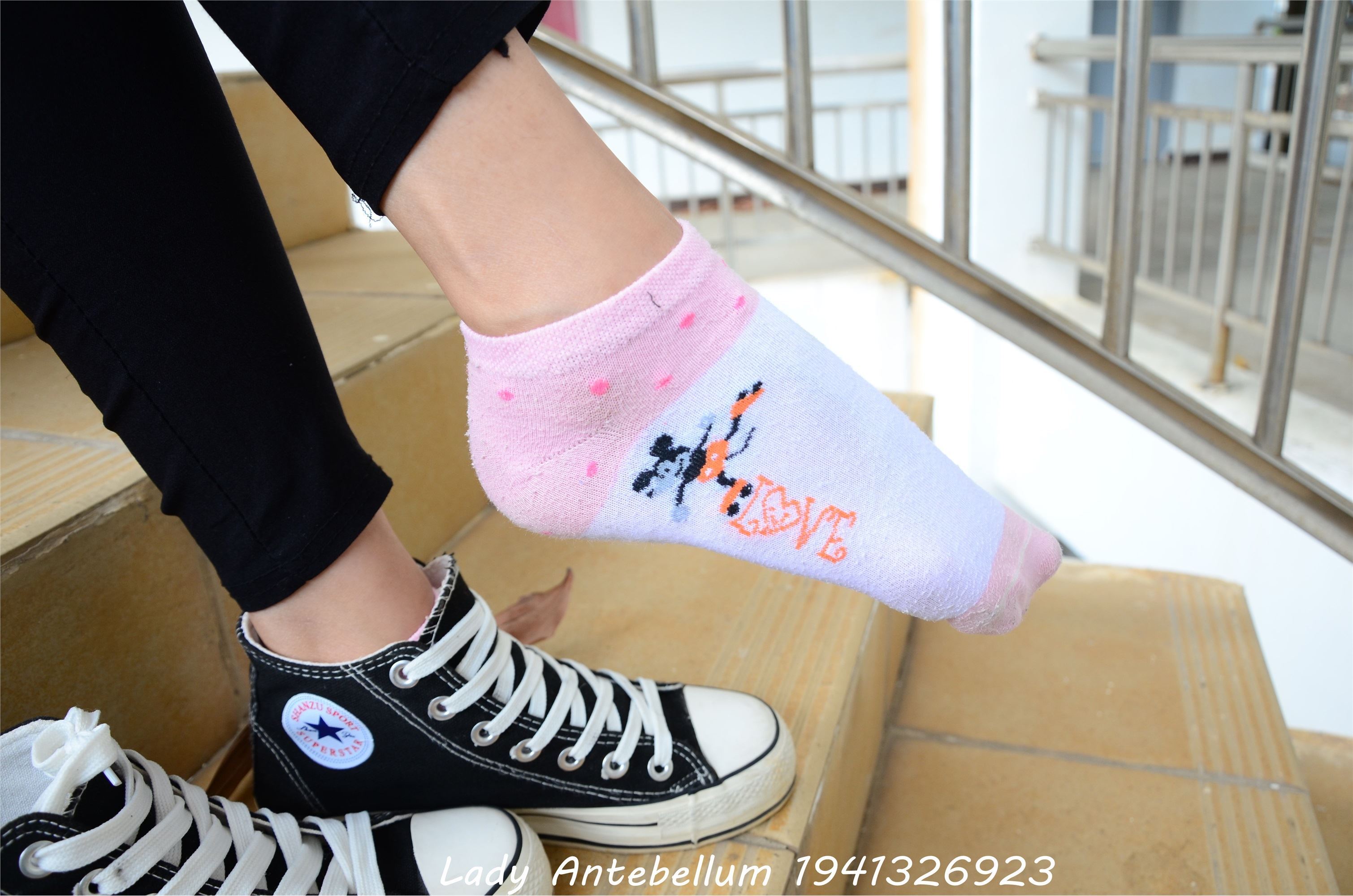 战前女神  恋足美腿棉袜女神级摄影套图 085