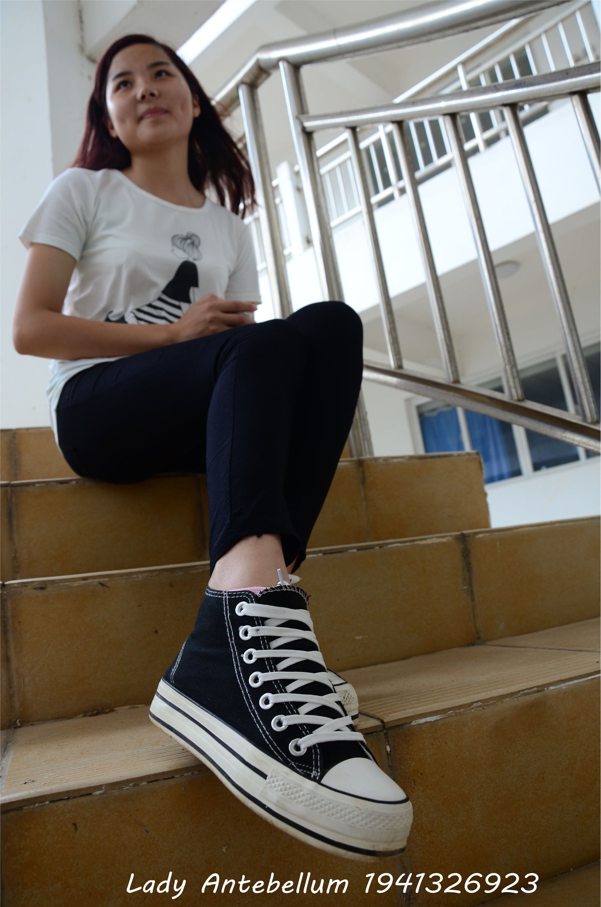 战前女神  恋足美腿棉袜女神级摄影套图 085