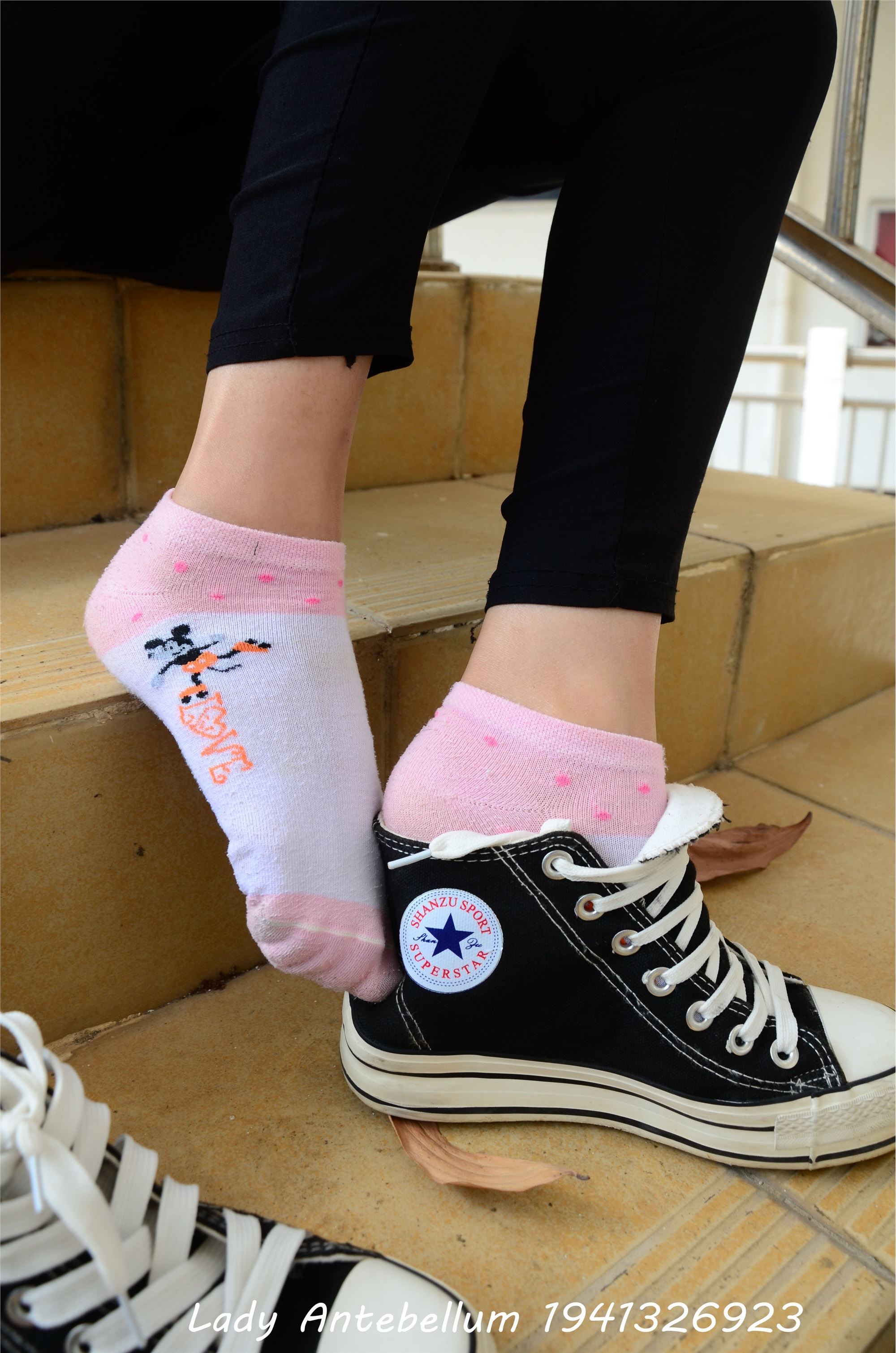 战前女神  恋足美腿棉袜女神级摄影套图 085