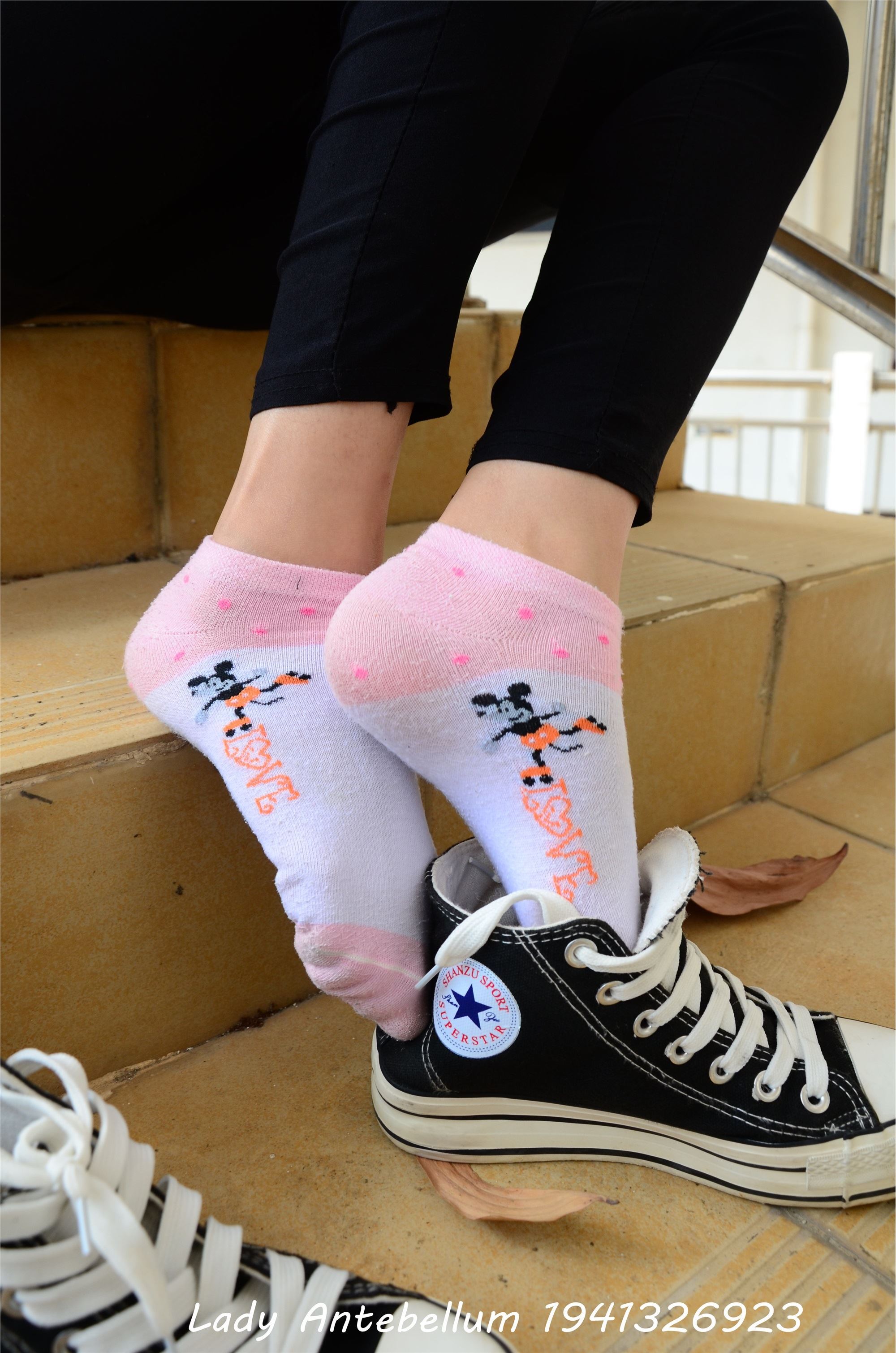 战前女神  恋足美腿棉袜女神级摄影套图 085