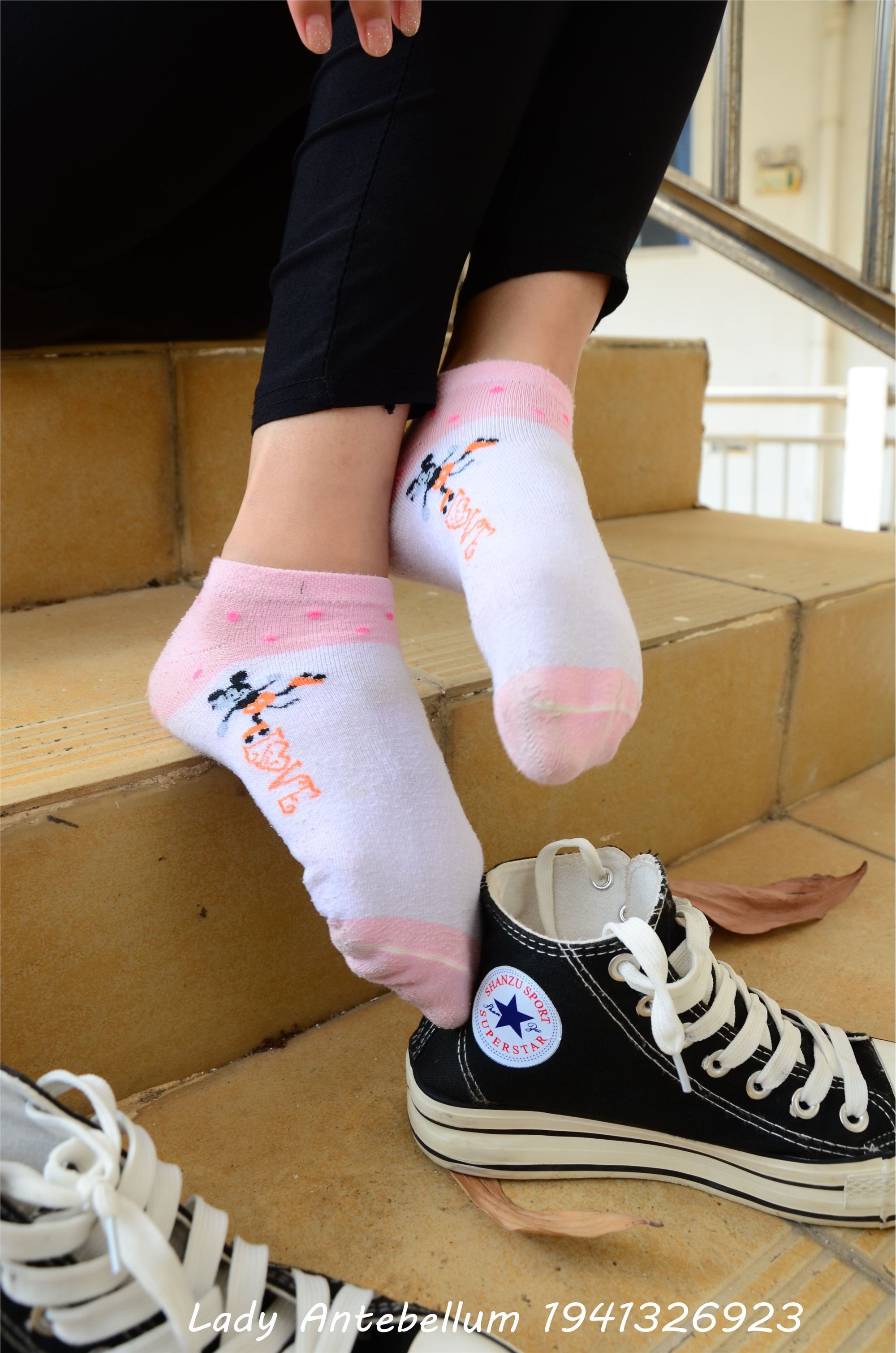 战前女神  恋足美腿棉袜女神级摄影套图 085