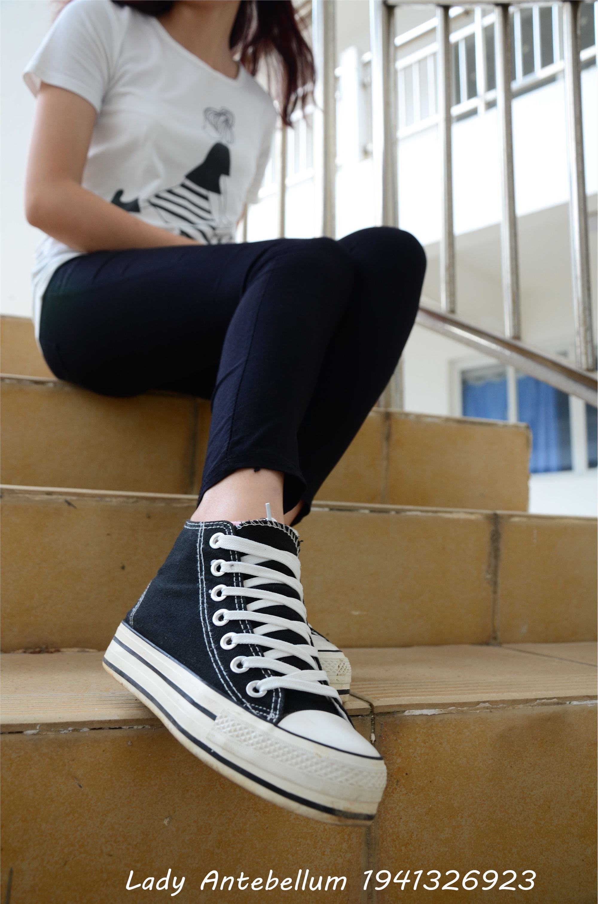 战前女神  恋足美腿棉袜女神级摄影套图 085