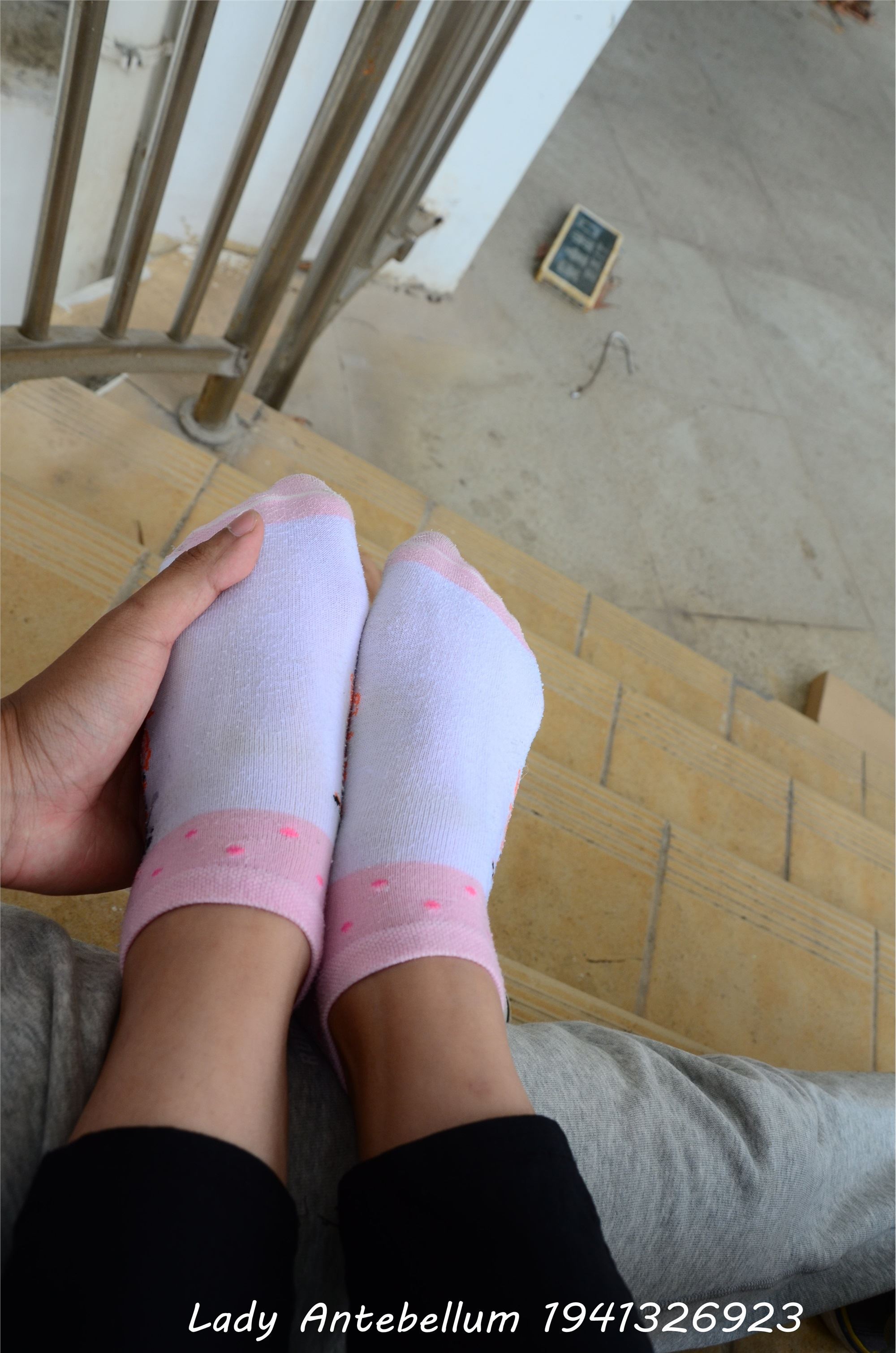 战前女神  恋足美腿棉袜女神级摄影套图 085