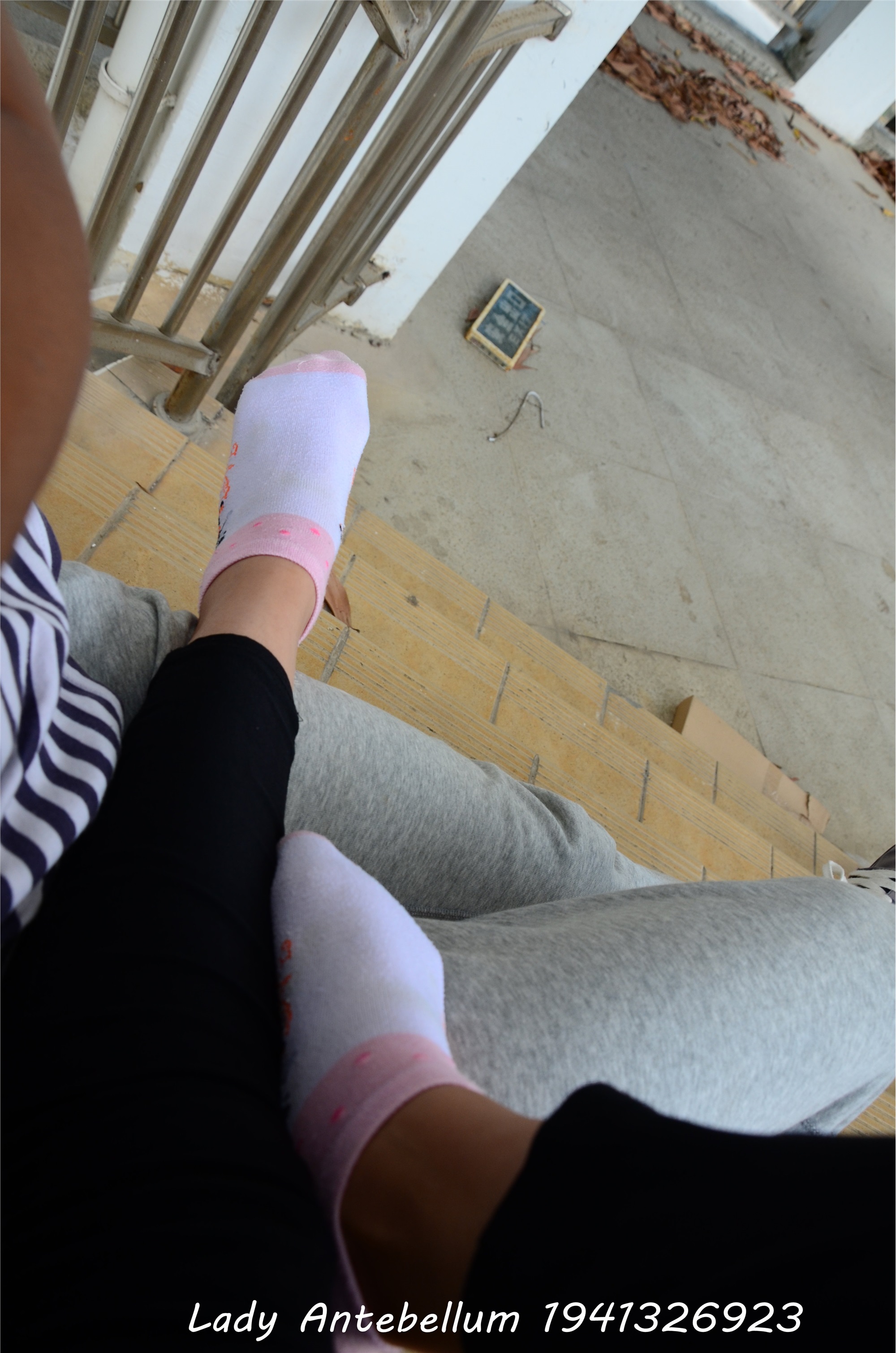 战前女神  恋足美腿棉袜女神级摄影套图 085