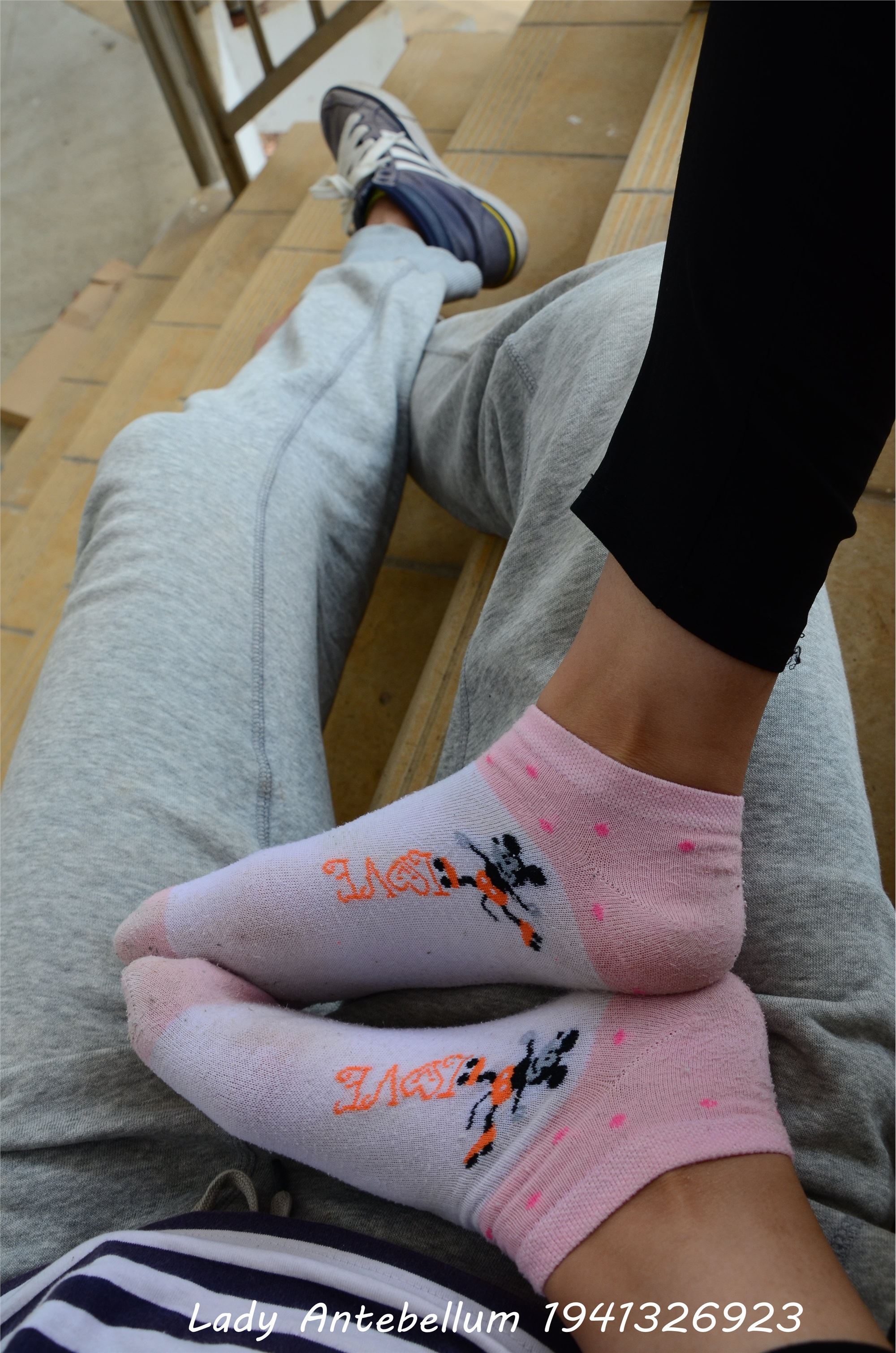 战前女神  恋足美腿棉袜女神级摄影套图 085