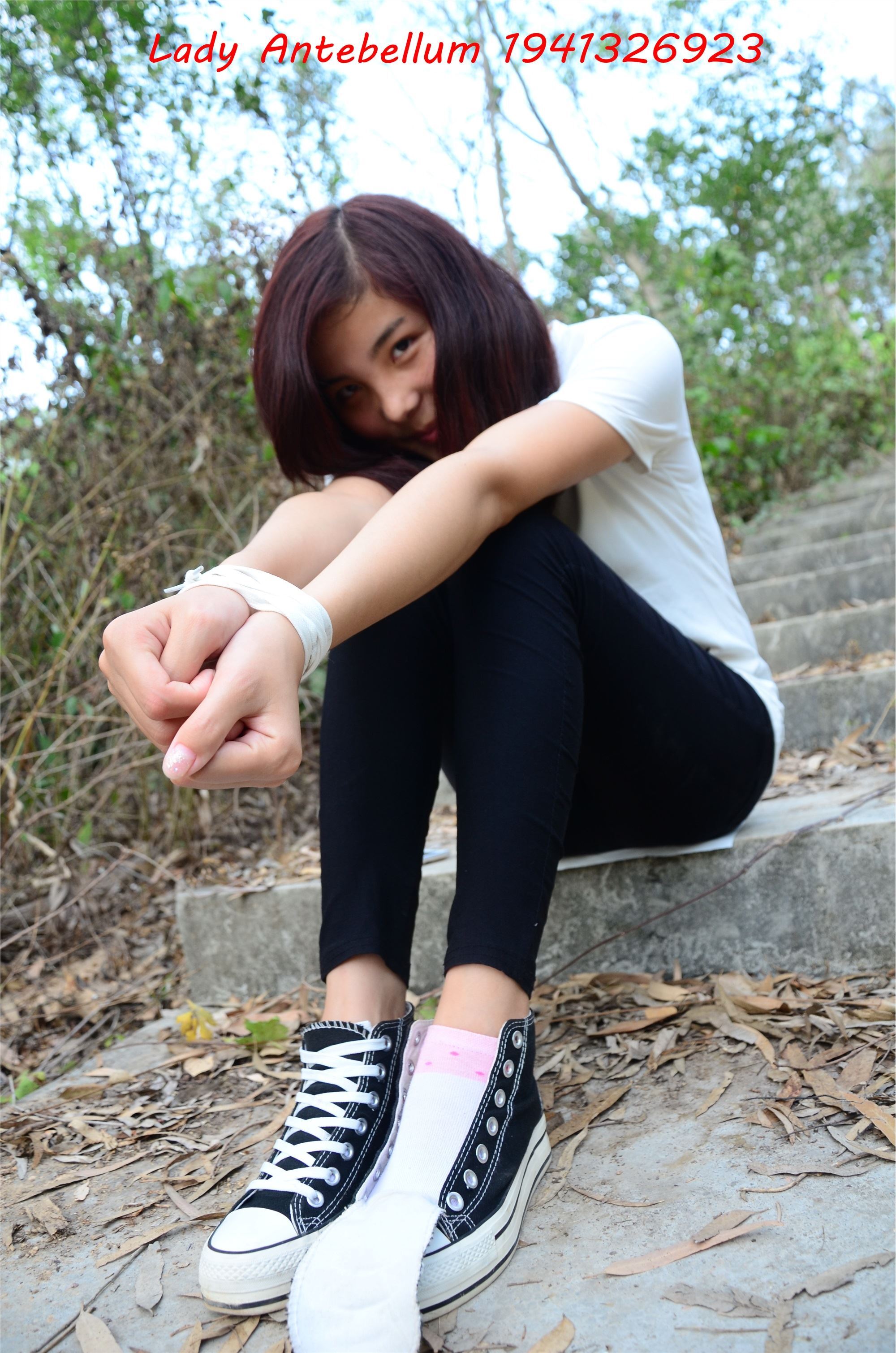 战前女神  恋足美腿棉袜女神级摄影套图 086