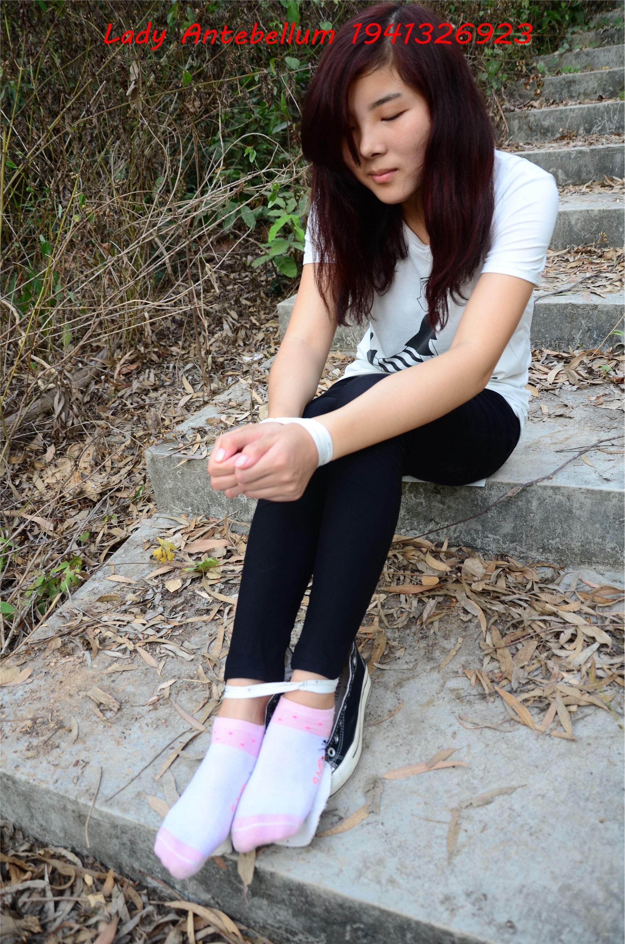 战前女神  恋足美腿棉袜女神级摄影套图 086