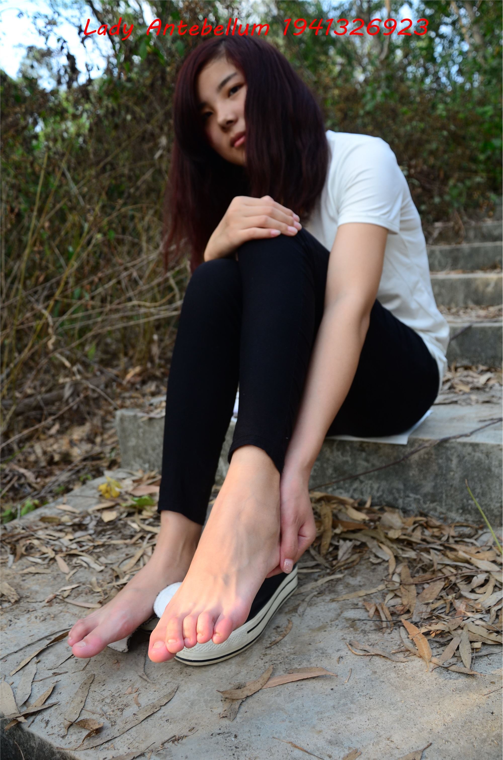 战前女神  恋足美腿棉袜女神级摄影套图 086