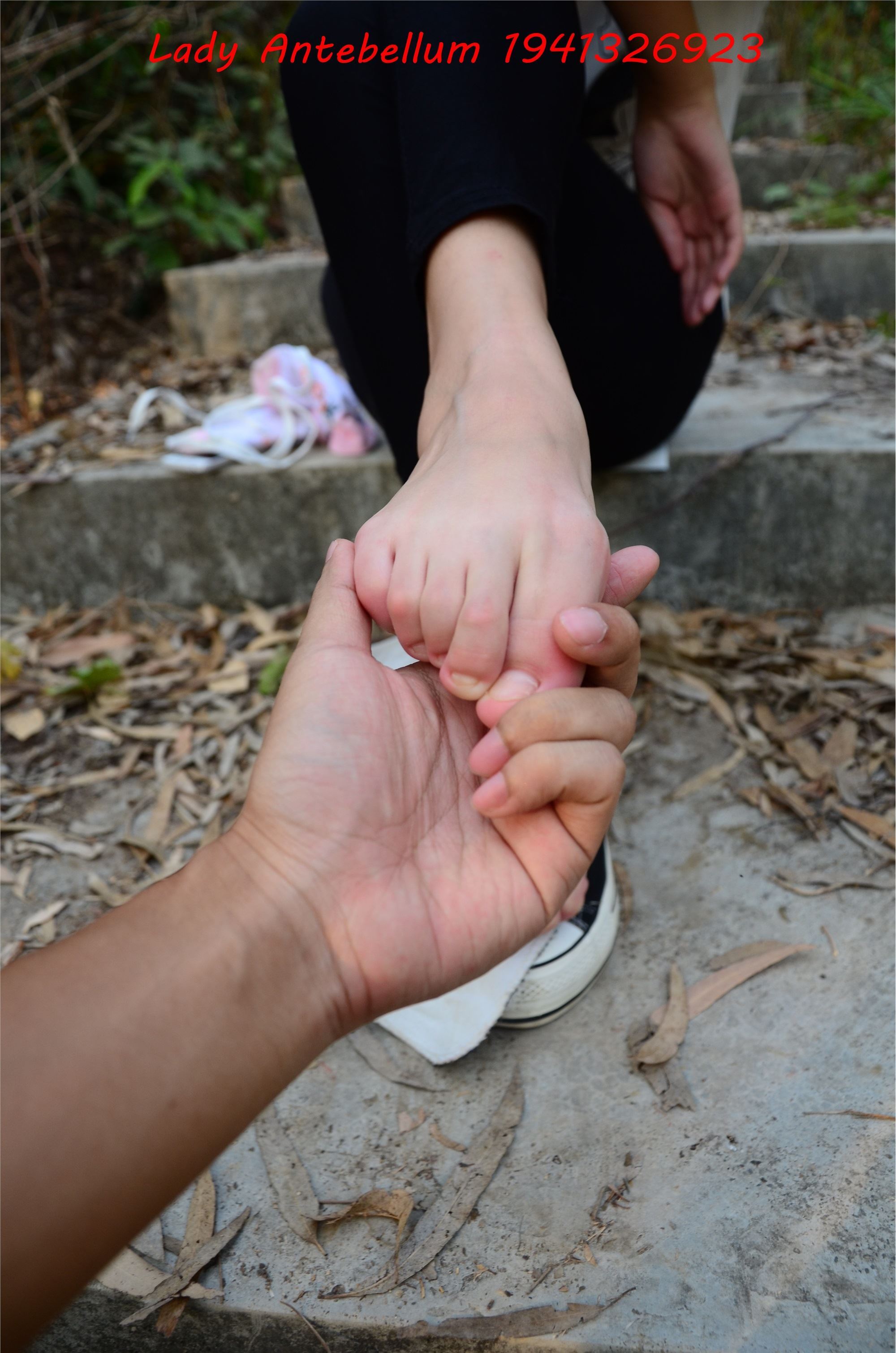 战前女神  恋足美腿棉袜女神级摄影套图 086