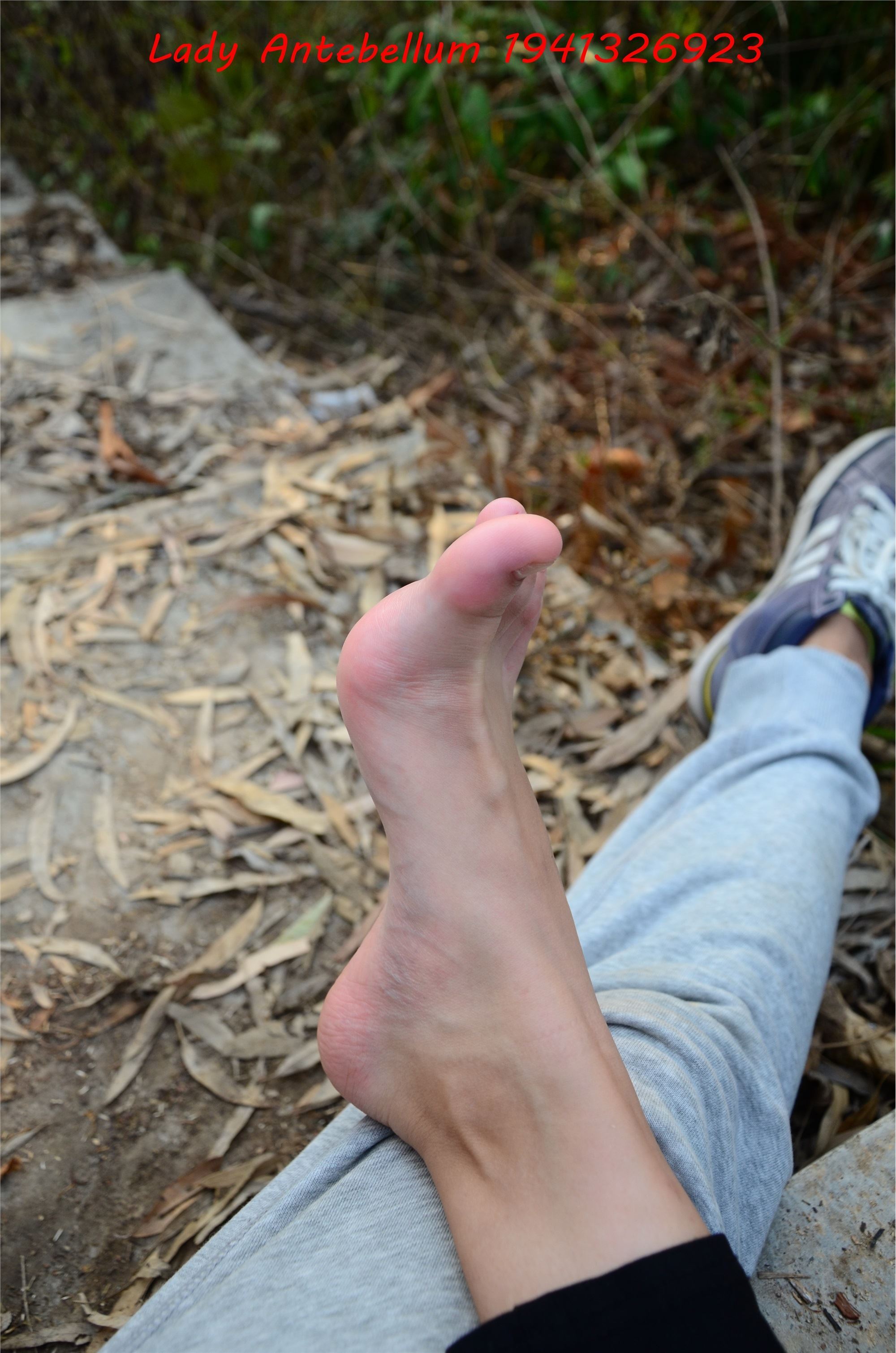 战前女神  恋足美腿棉袜女神级摄影套图 086