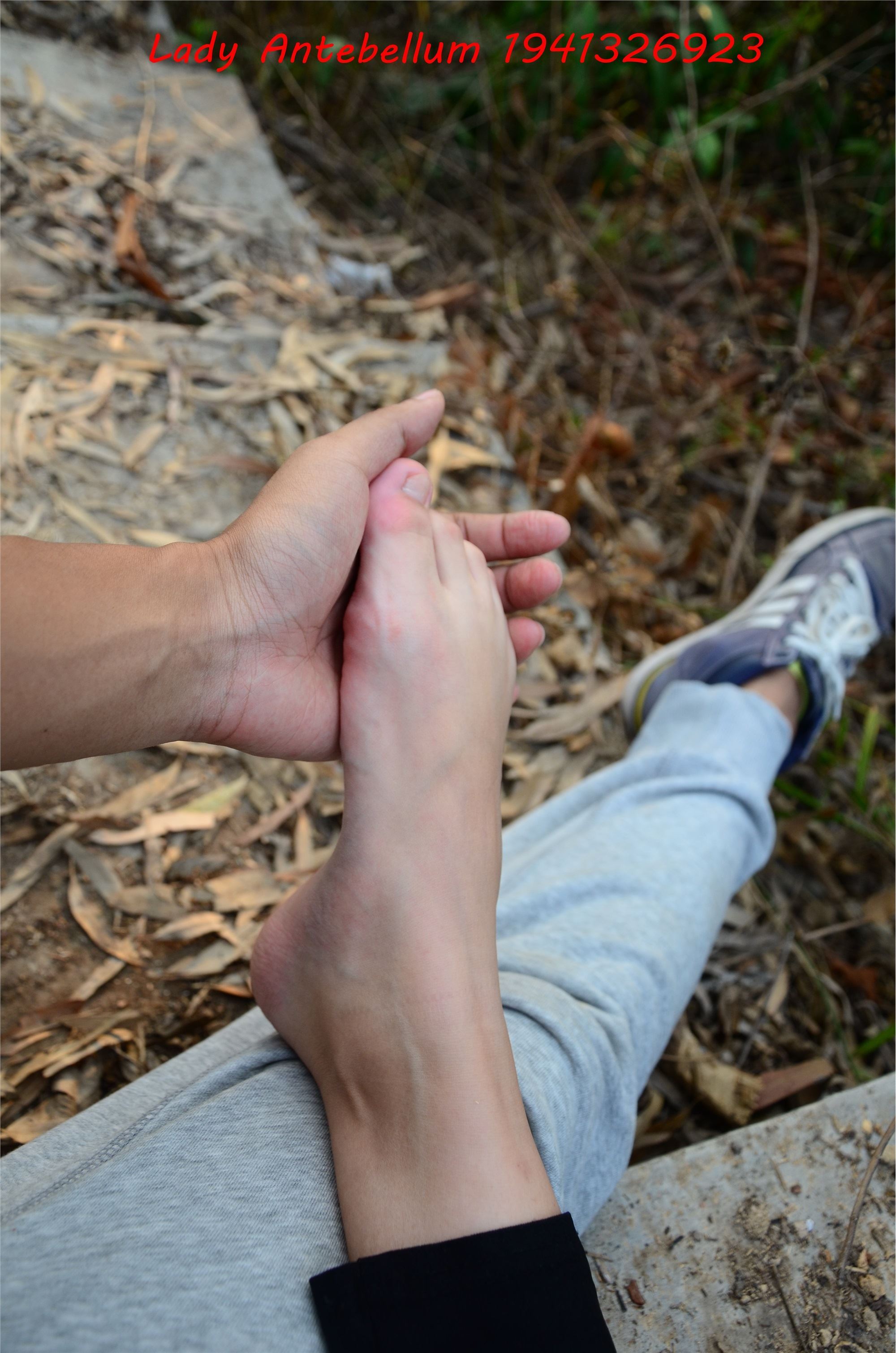 战前女神  恋足美腿棉袜女神级摄影套图 086