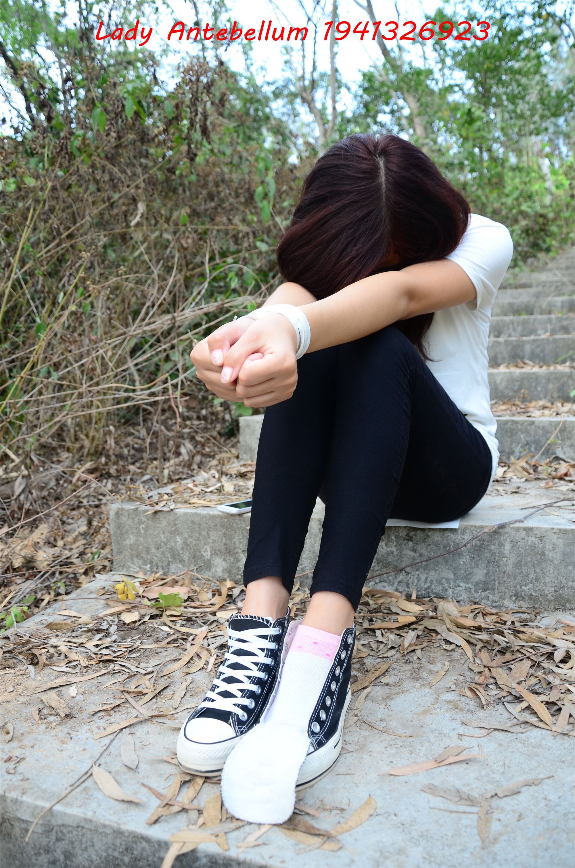 战前女神  恋足美腿棉袜女神级摄影套图 086