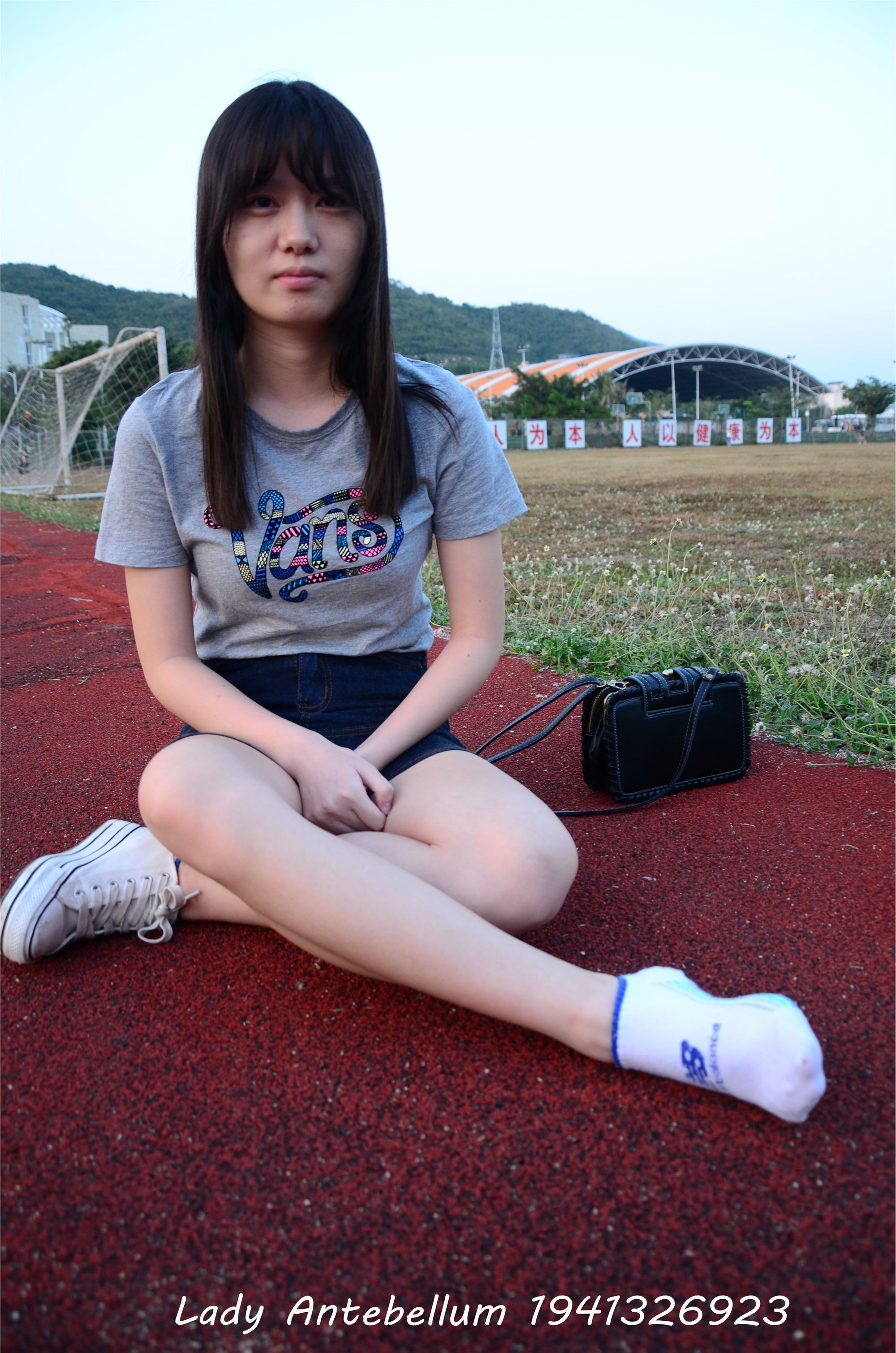 战前女神  恋足美腿棉袜女神级摄影套图 087