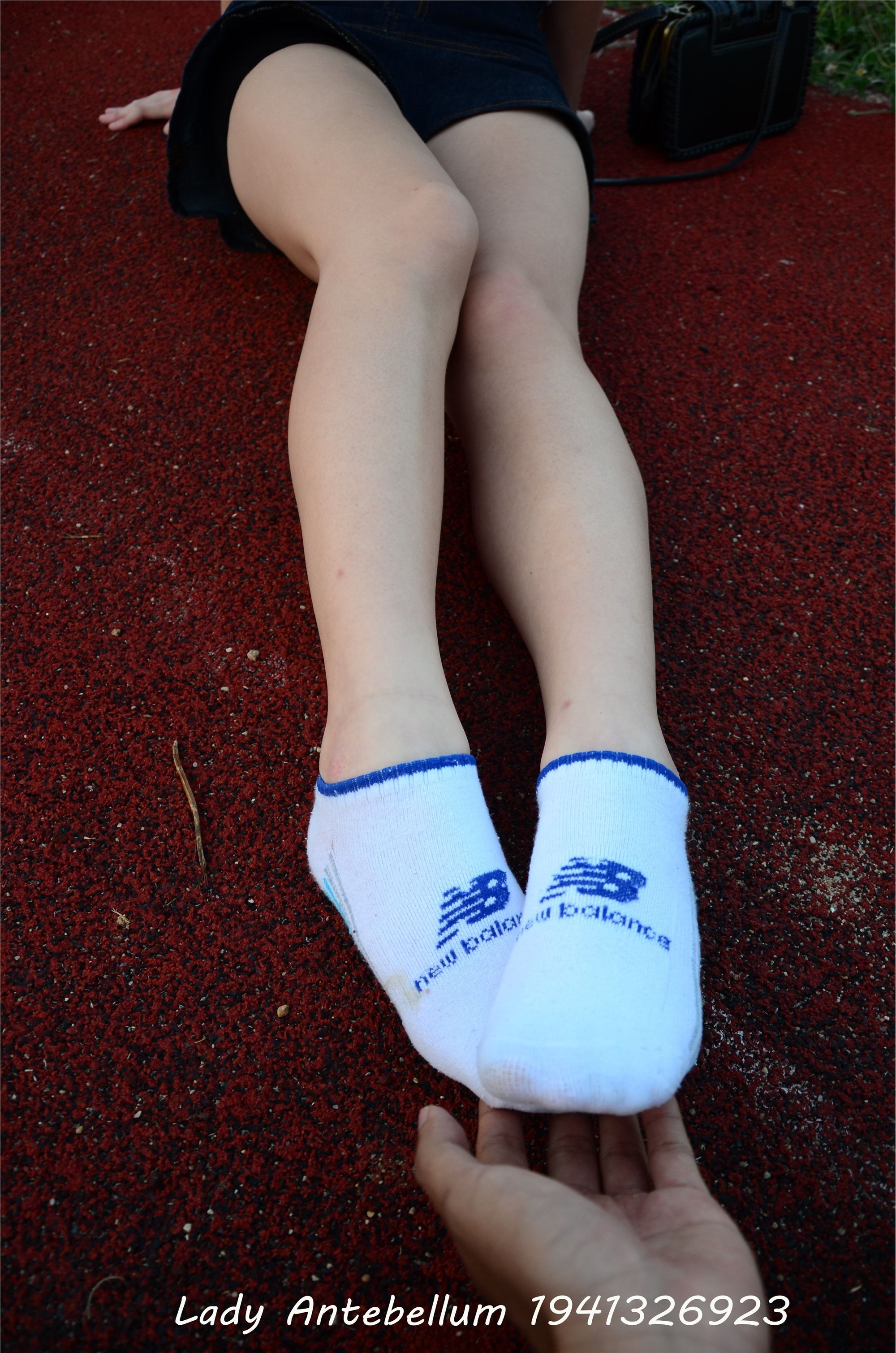 战前女神  恋足美腿棉袜女神级摄影套图 087